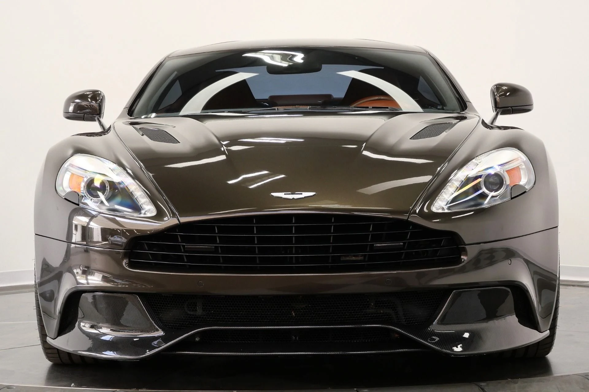 mph003_4143626462_Used_2014_Aston_Martin_Vanquish_Hourglass_Quilting_Beautiful_Color_V12_Power_1770409354_0a65253cbc