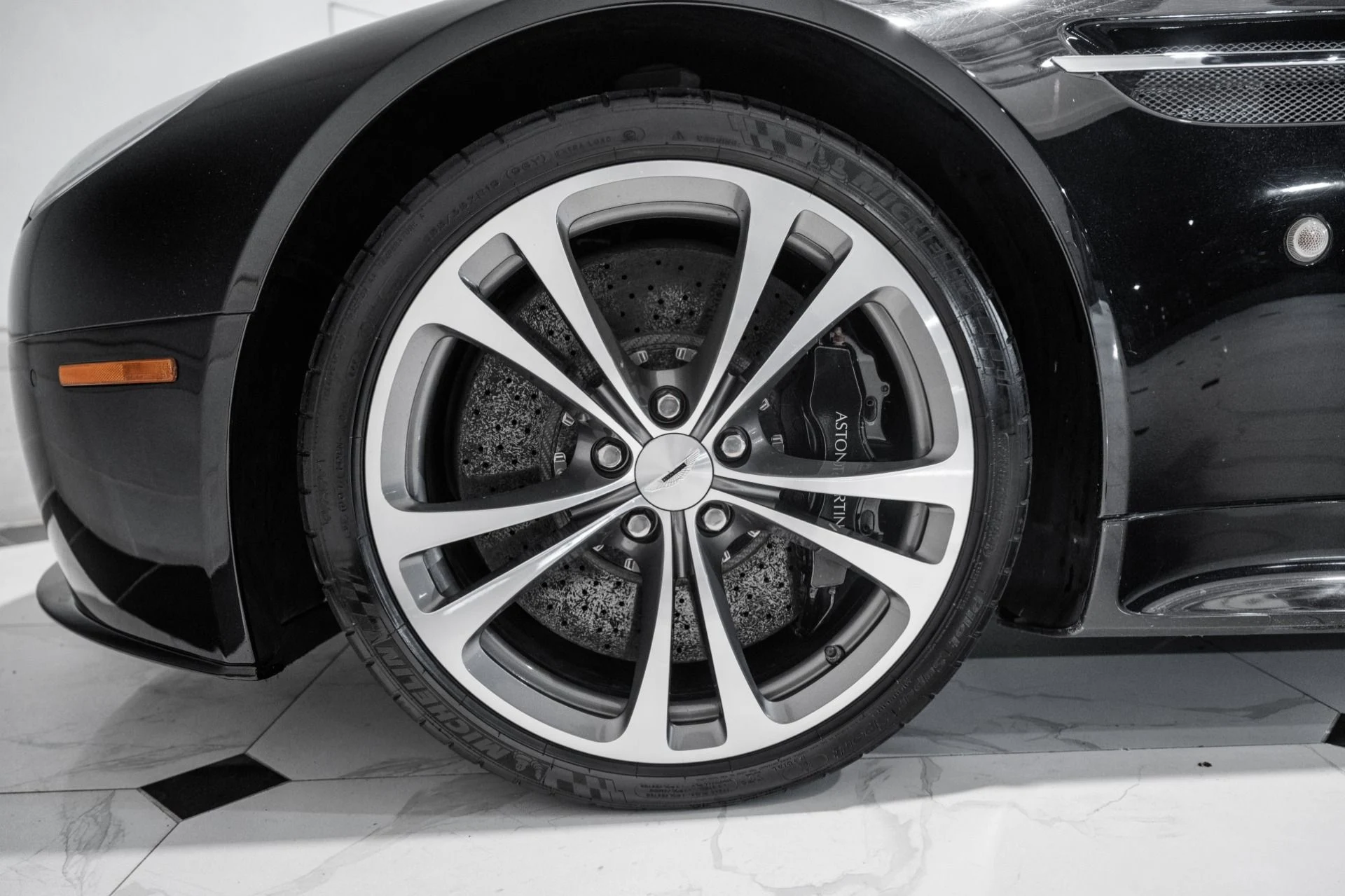 mph003_4145380429_Used_2011_Aston_Martin_V12_Vantage_1762183015_08312f6971