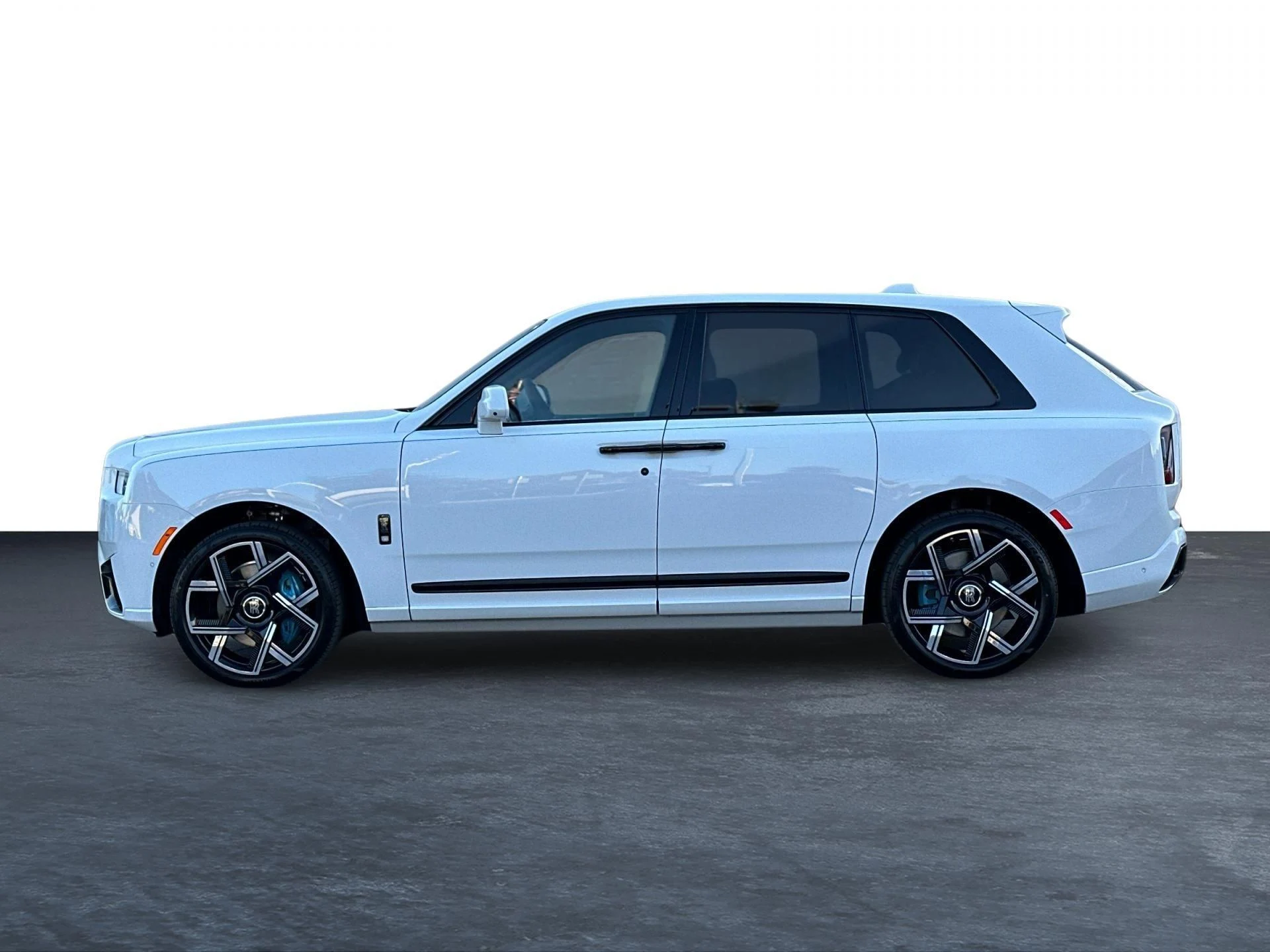 mph003_4169714804_New_2026_Rolls_Royce_Black_Badge_Cullinan_1765013304_6a0aaba85a