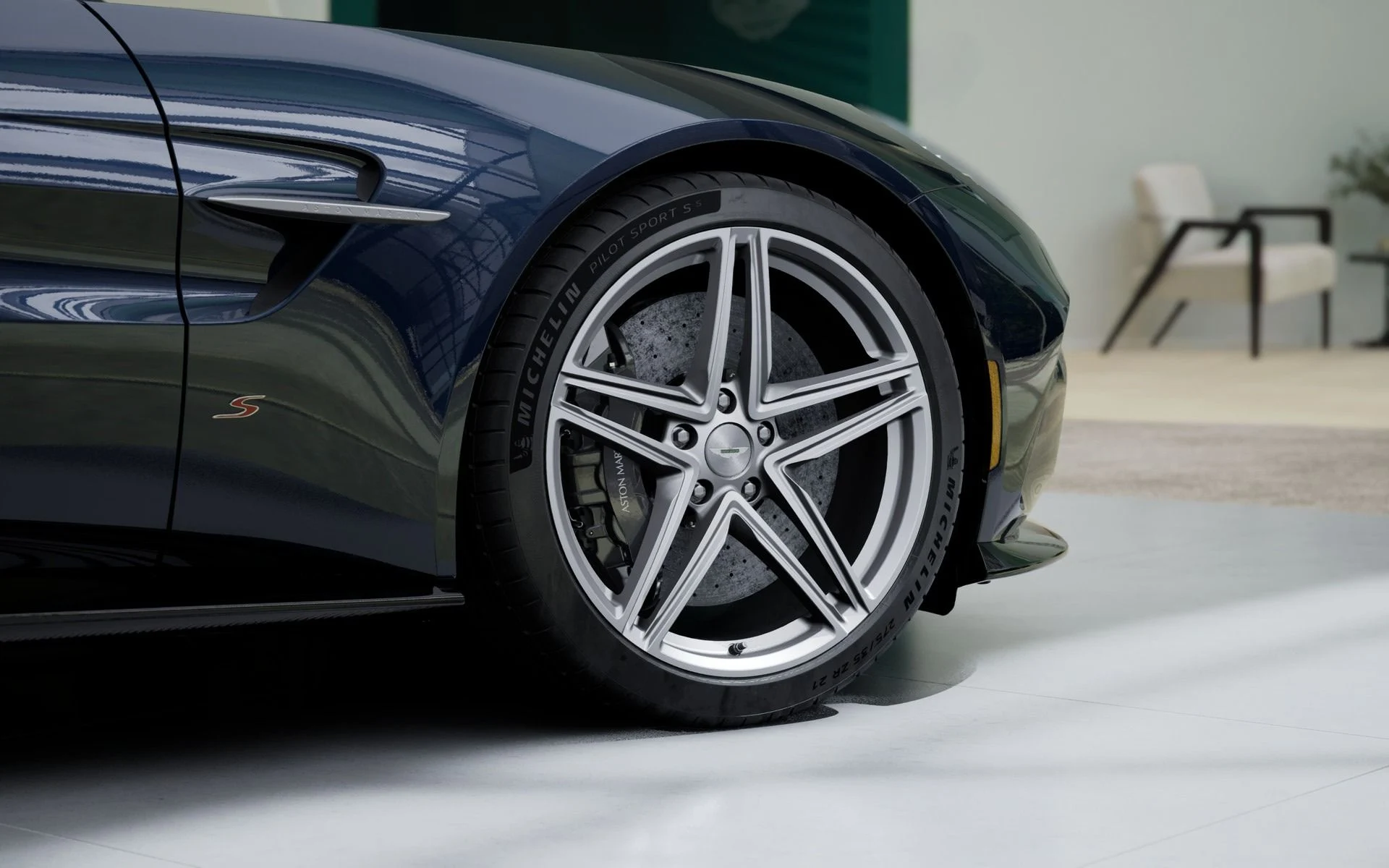 mph003_4171609966_New_2026_Aston_Martin_Vantage_S_1767209581_55aa38386a