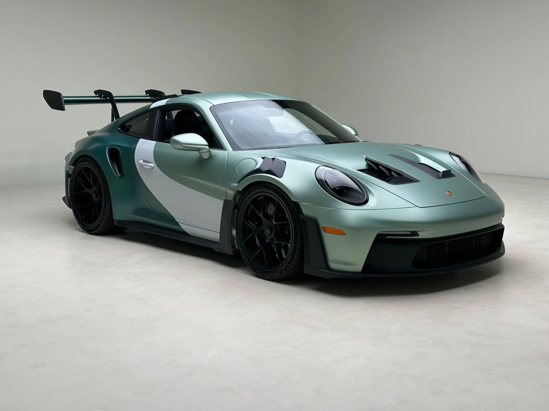 mph003_4175247216_Used_2024_Porsche_911_GT_3_RS_1777498441_4f9272eccc