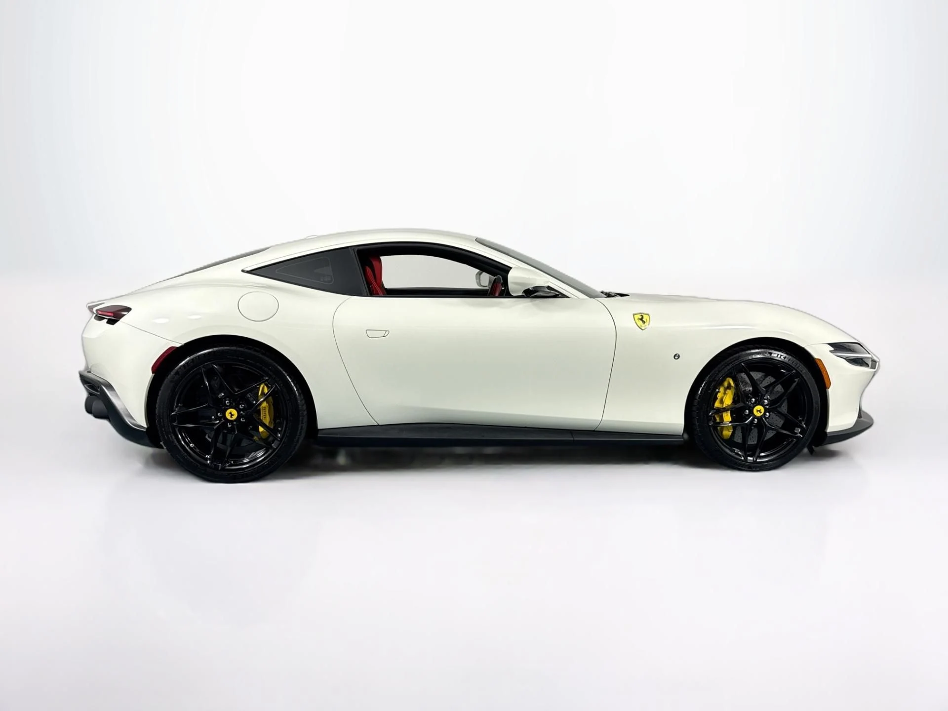 mph003_41827460_Used_2023_Ferrari_Roma_1784158032_a1ef9c9861