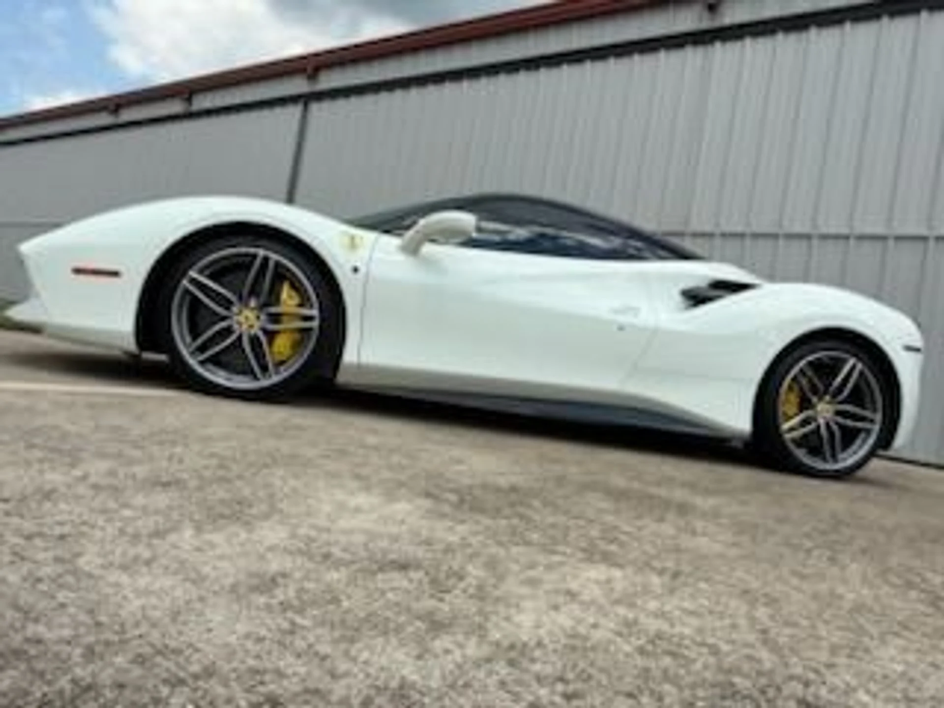 mph003_418630322_Used_2017_Ferrari_488_GTB_1759361026_ed0fff15cc
