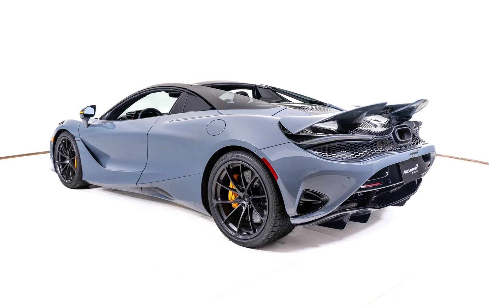 mph003_4193751421_dc19691da3af4fd2e8443a4b3225cb75x_711b372822