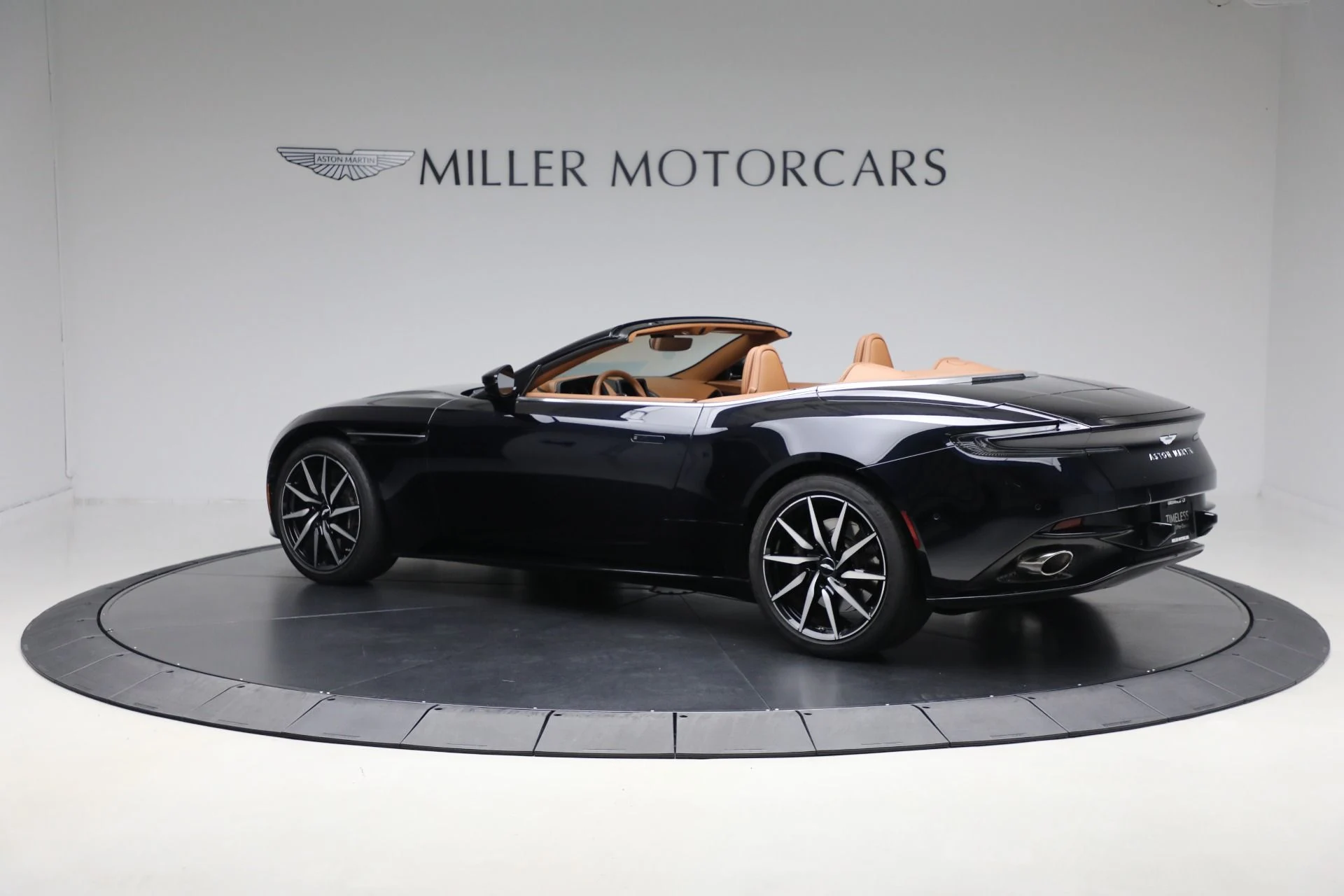 mph003_4199092370_Used_2022_Aston_Martin_DB_11_Volante_753afe1ac4