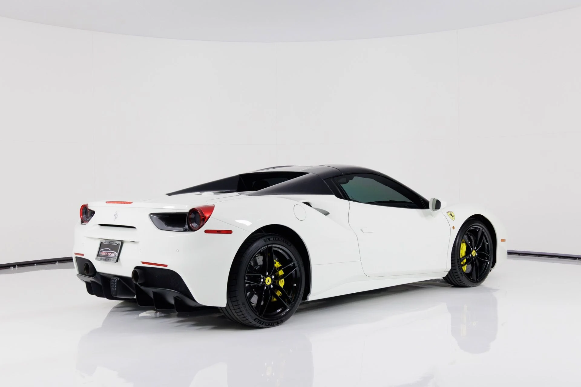 mph003_4212098540_Used_2018_Ferrari_488_Spider_1768934428_ce7c1e5e40
