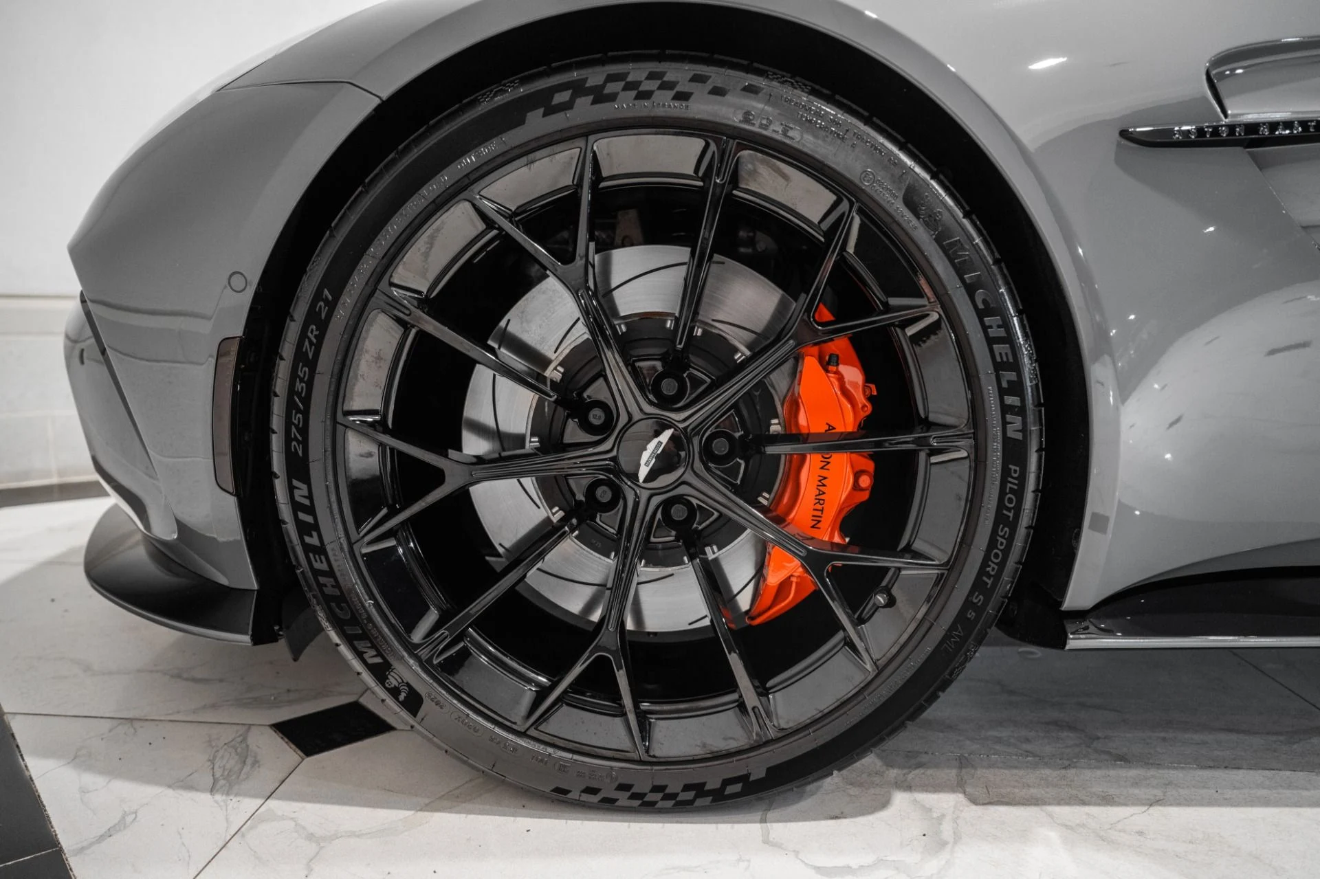 mph003_4216995623_Used_2026_Aston_Martin_Vantage_S_1778492725_ae39c10048