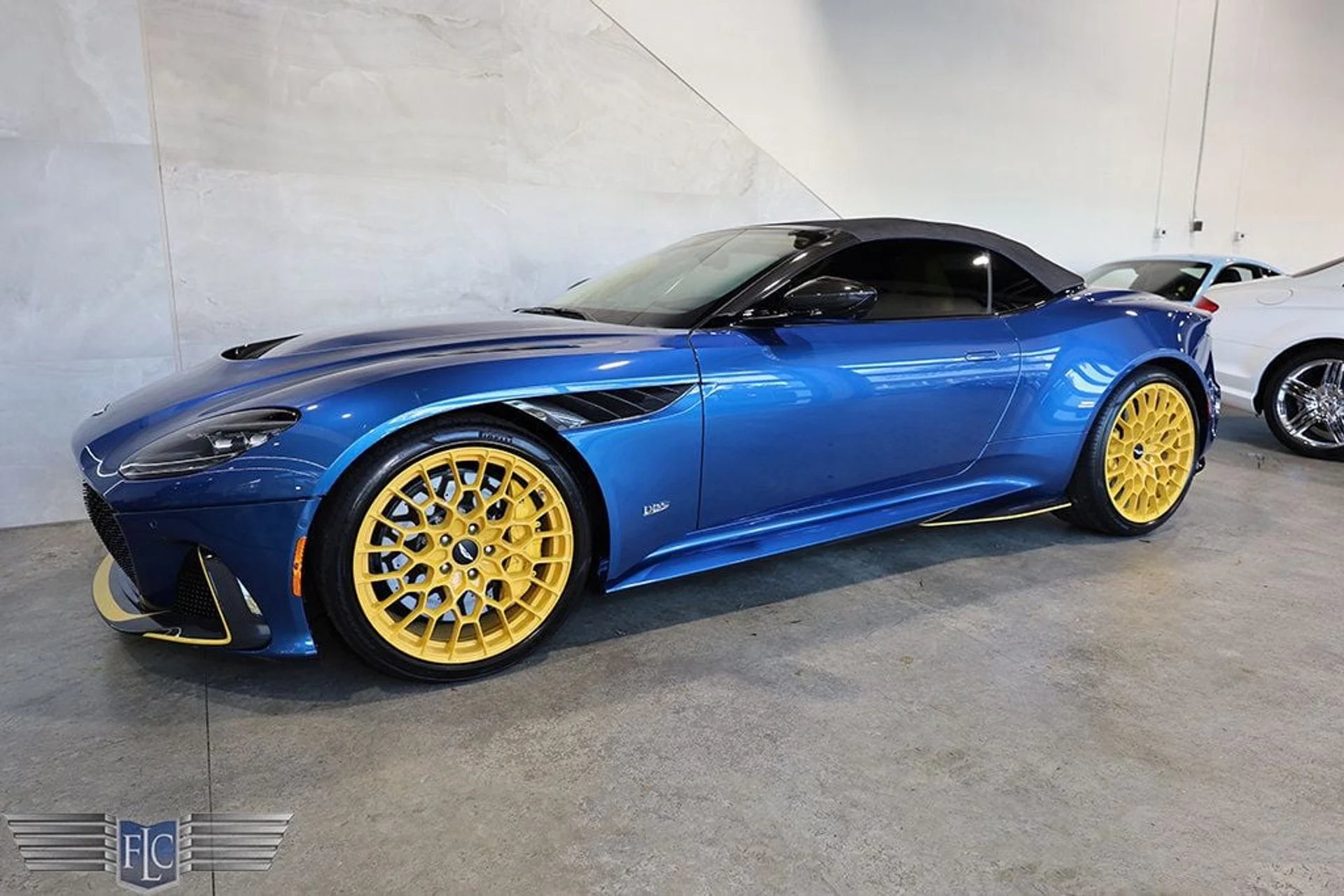 mph003_4217444712_used_2023_aston_martin_dbs_20235volante770ultimate_9689_22994688_4_1024_ff1fa40482