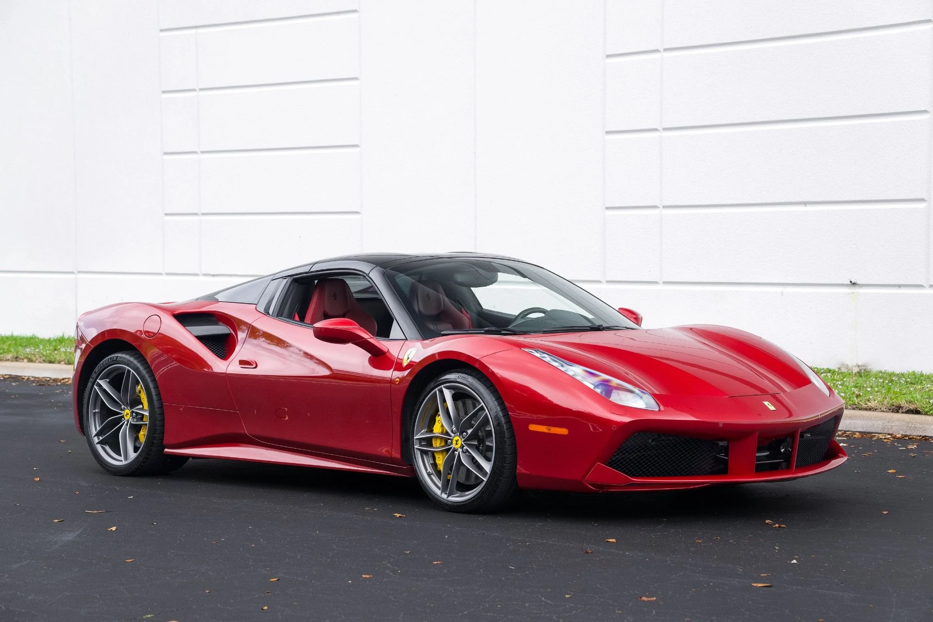 mph003_4219091725_Used_2019_Ferrari_488_Spider_1775191452_4591a81de8