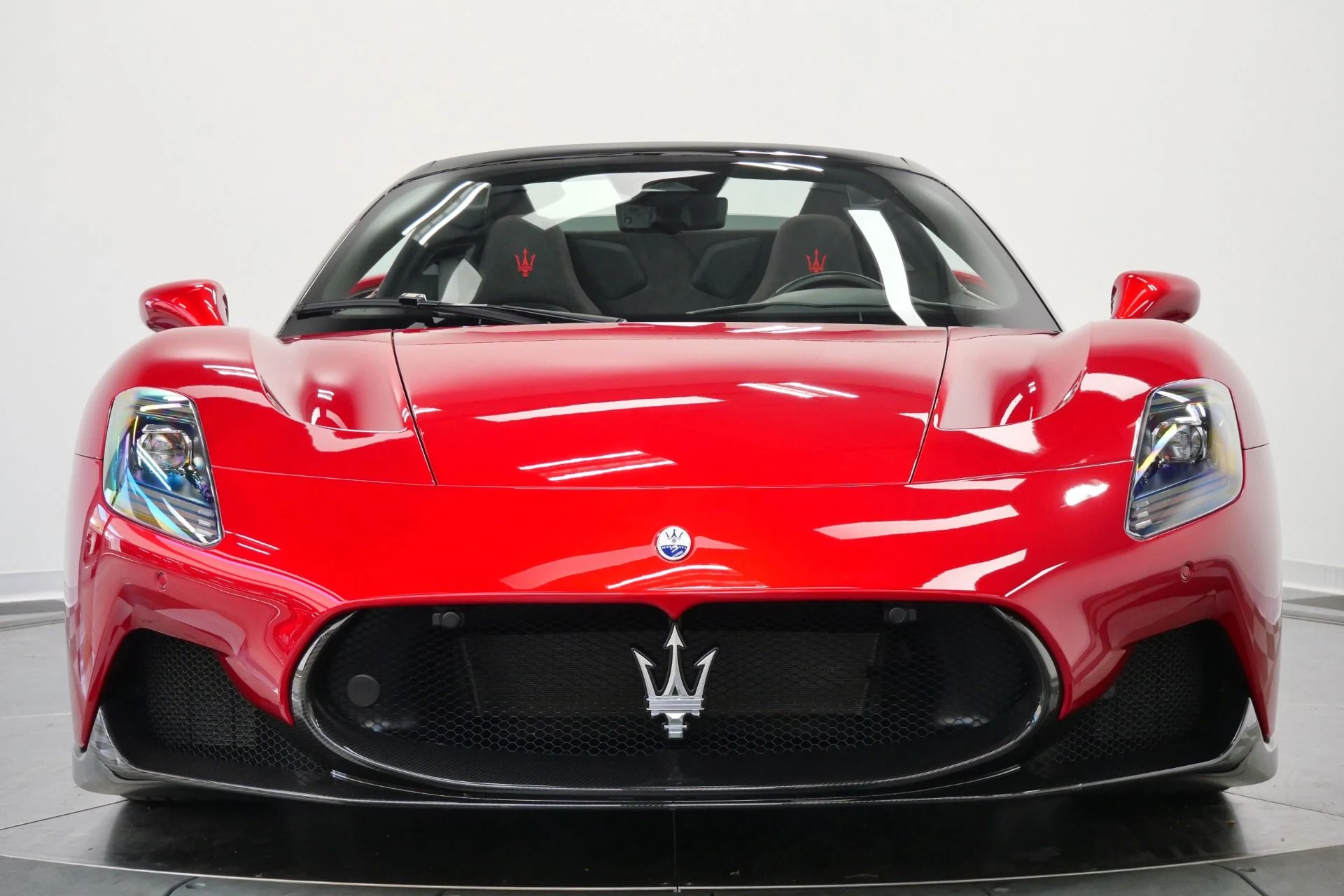 mph003_4219936459_Used_2023_Maserati_MC_20_Cielo_1598_Miles_Carbon_Ceramic_Brakes_Interior_Exterior_Carbon_Packages_1776351589_c72efe0eaf