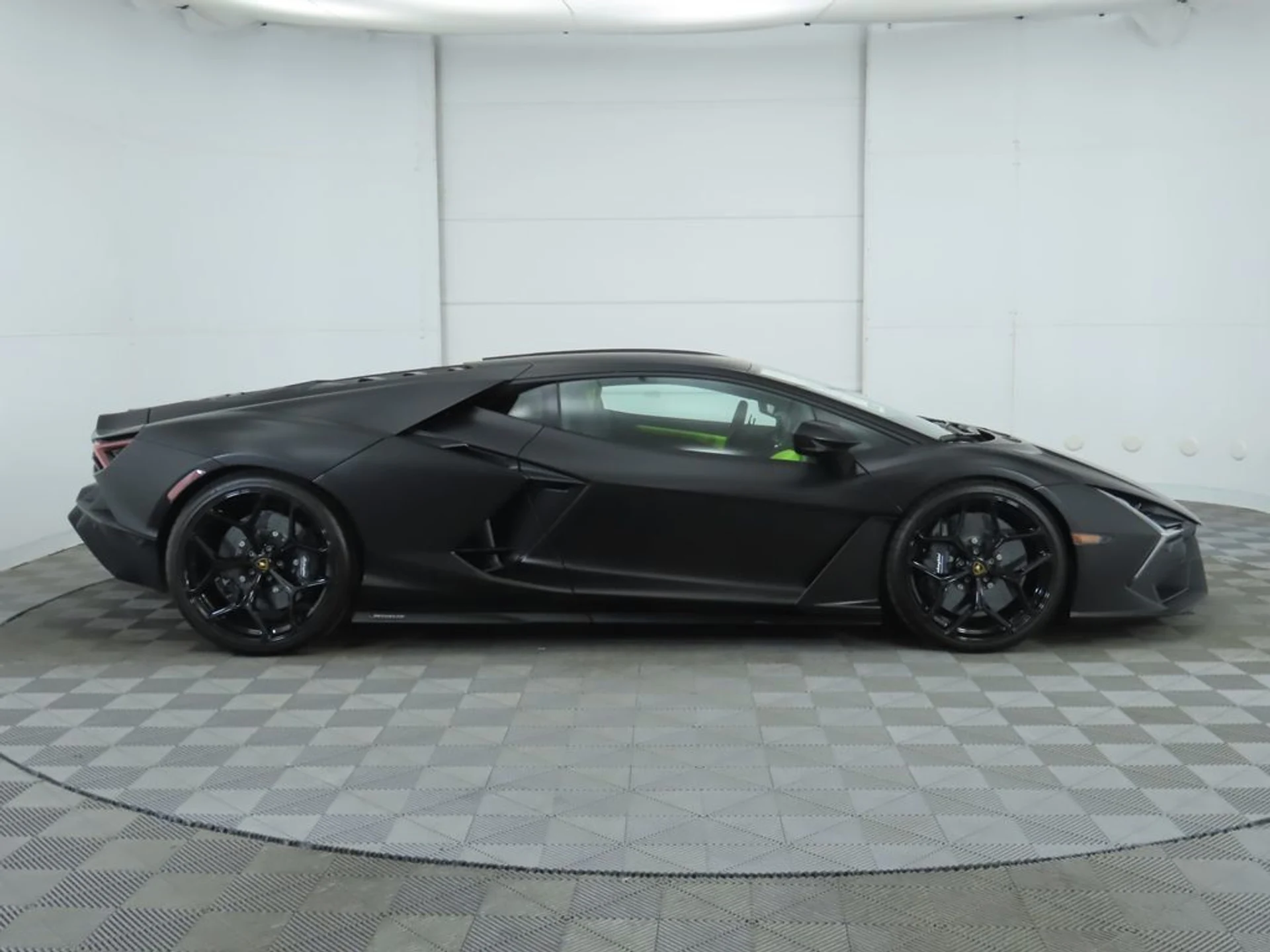 mph003_4236004996_used_2024_lamborghini_revuelto_coupe_8868_22757852_4_1024_d41175bf7d