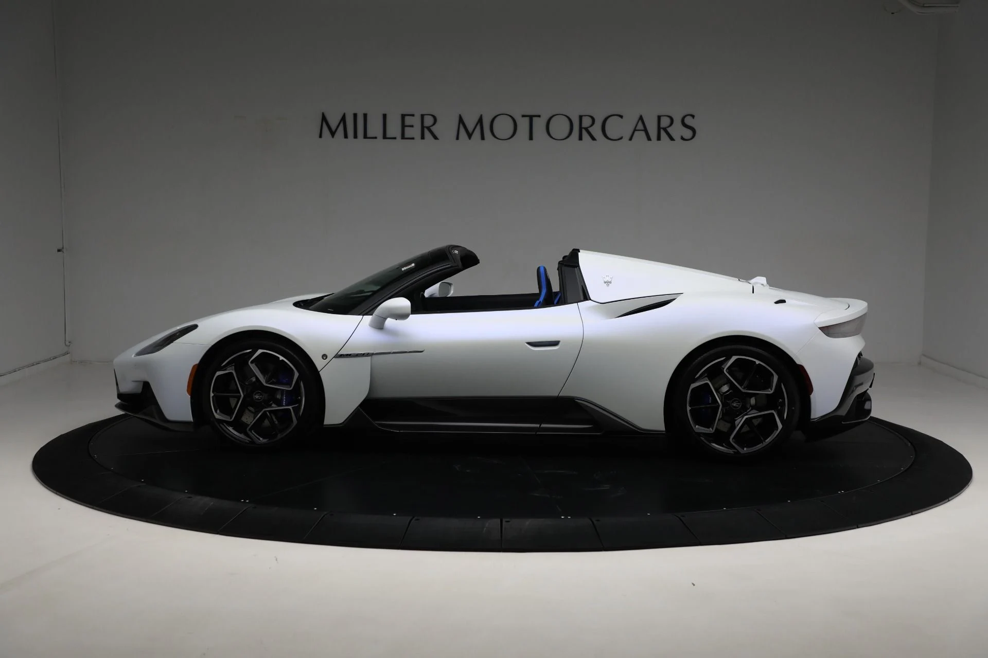 mph003_42509299_Used_2023_Maserati_MC_20_Cielo_1728047237_64dcebf6d1