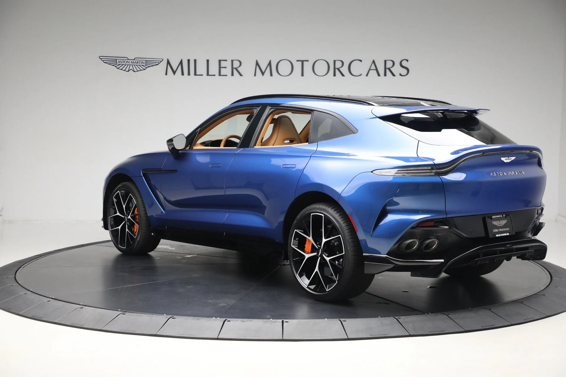 mph003_4262186191_New_2025_Aston_Martin_DBX_707_cd93a7d53c