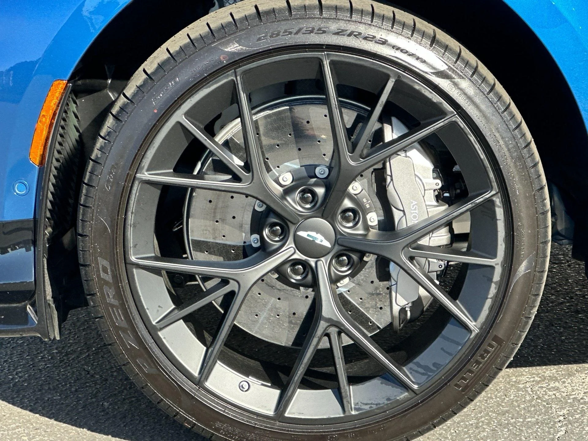 mph003_4264692102_New_2025_Aston_Martin_DBX_707_1761314789_628bd29f4d