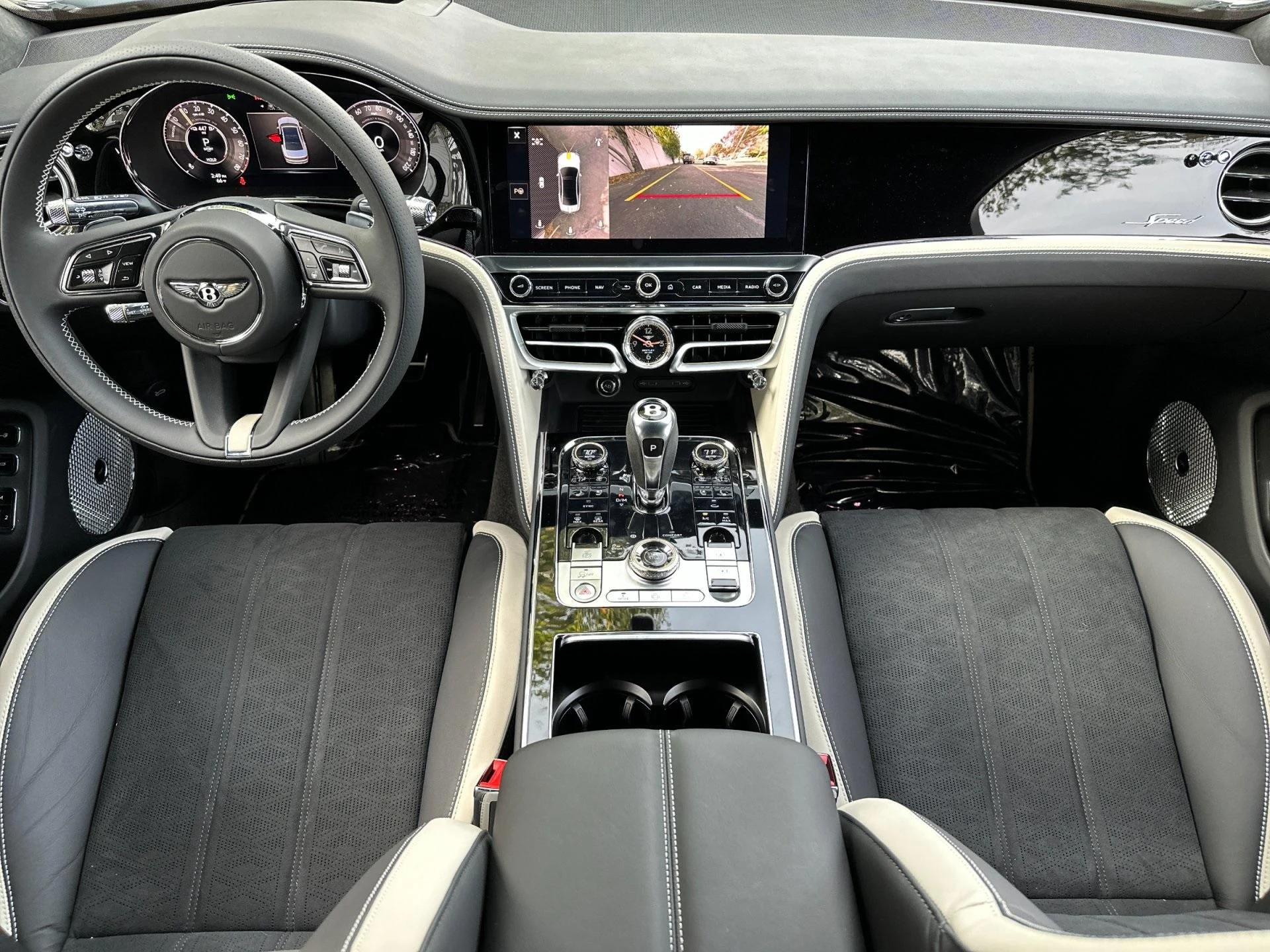 mph003_4278474585_New_2025_Bentley_Flying_Spur_Speed_1760604214_0caac3292a