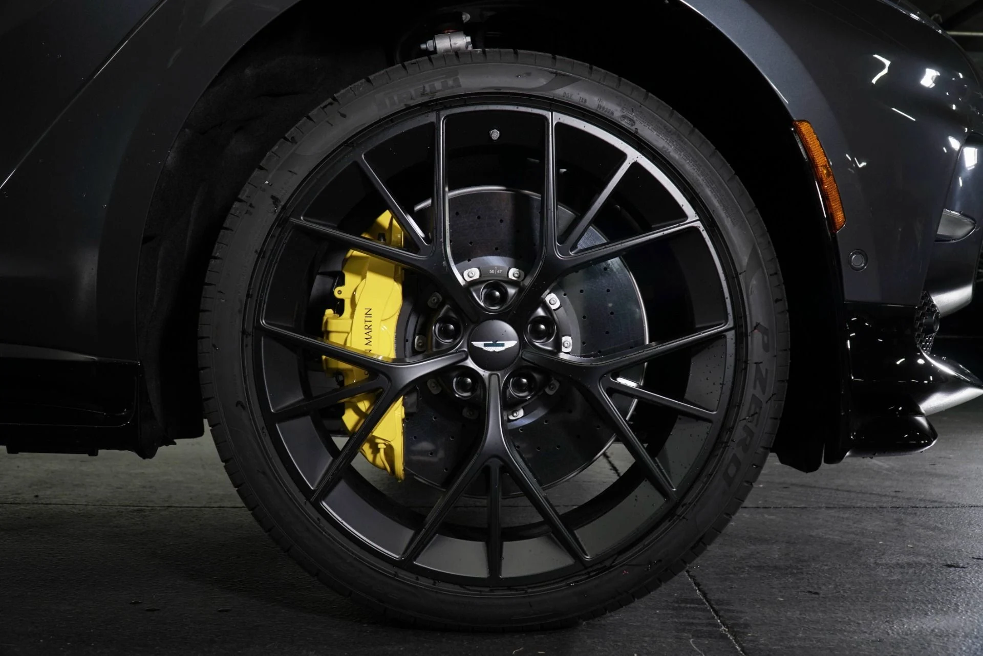 mph003_4294784696_New_2026_Aston_Martin_DBX_707_1771009088_c5cc3e72df