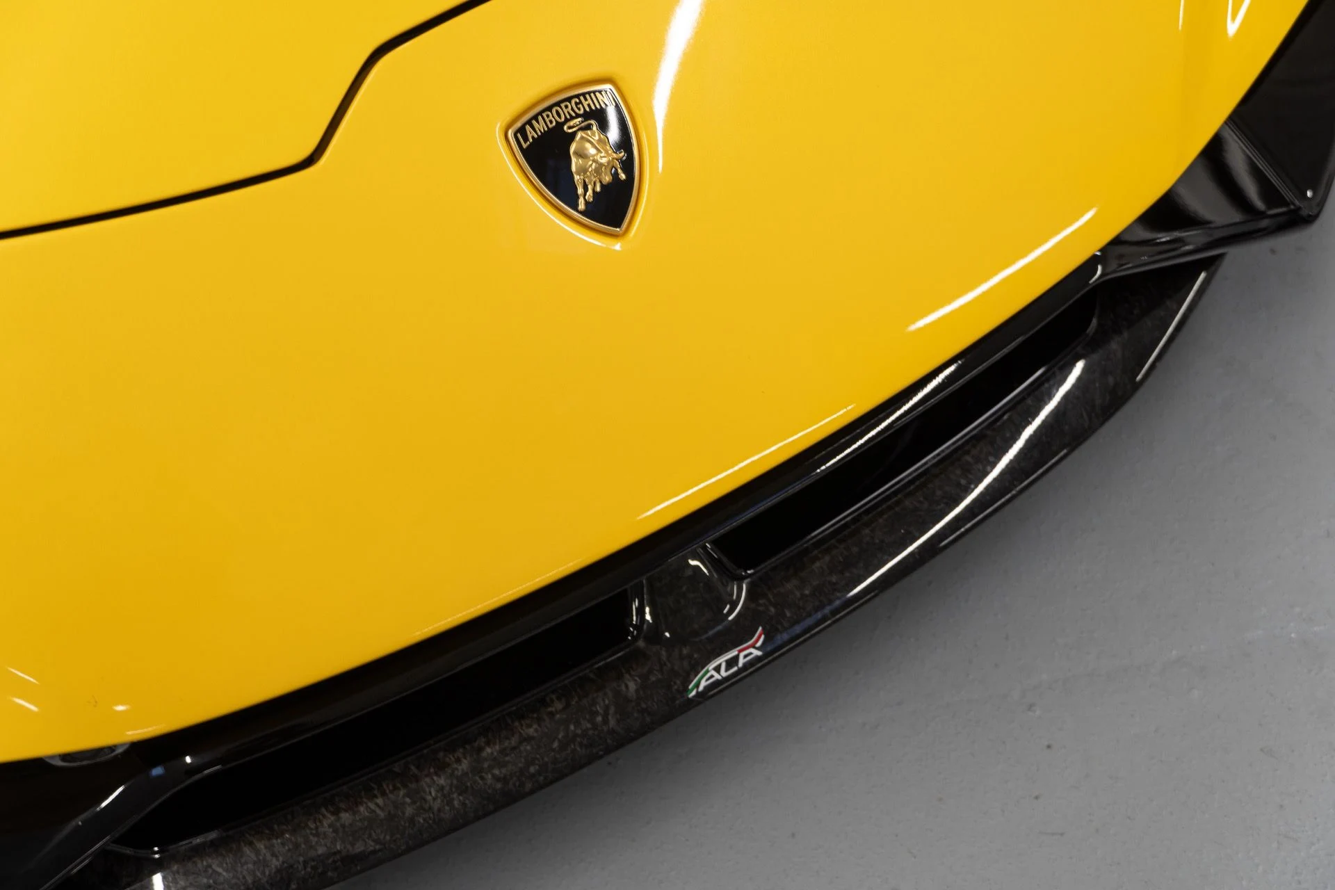 mph003_435708056_Used_2019_Lamborghini_Huracan_LP_640_4_Performante_1764627885_500dd246d1