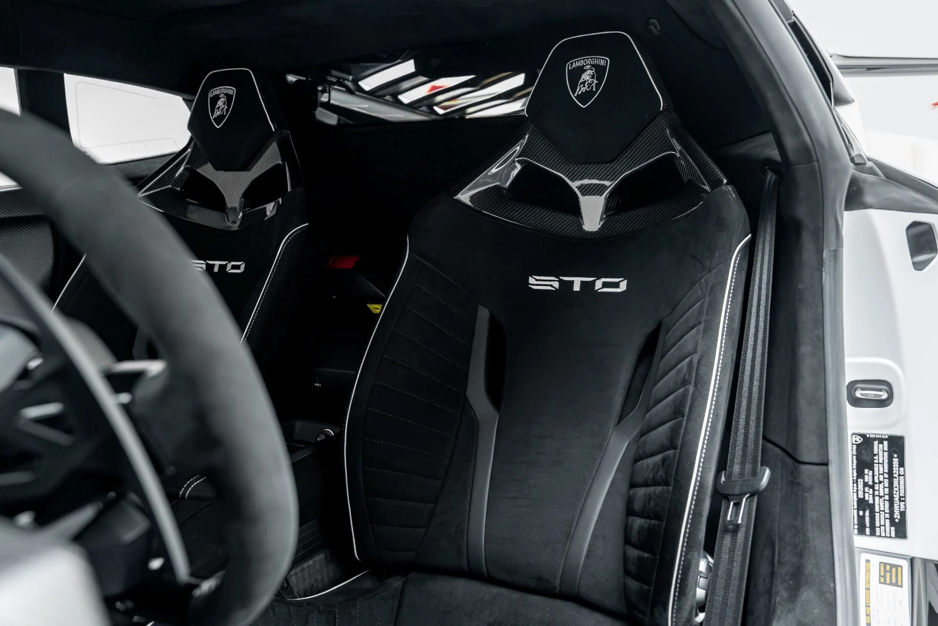 mph003_4406345_Used_2022_Lamborghini_Huracan_STO_1790709112_bda0061052