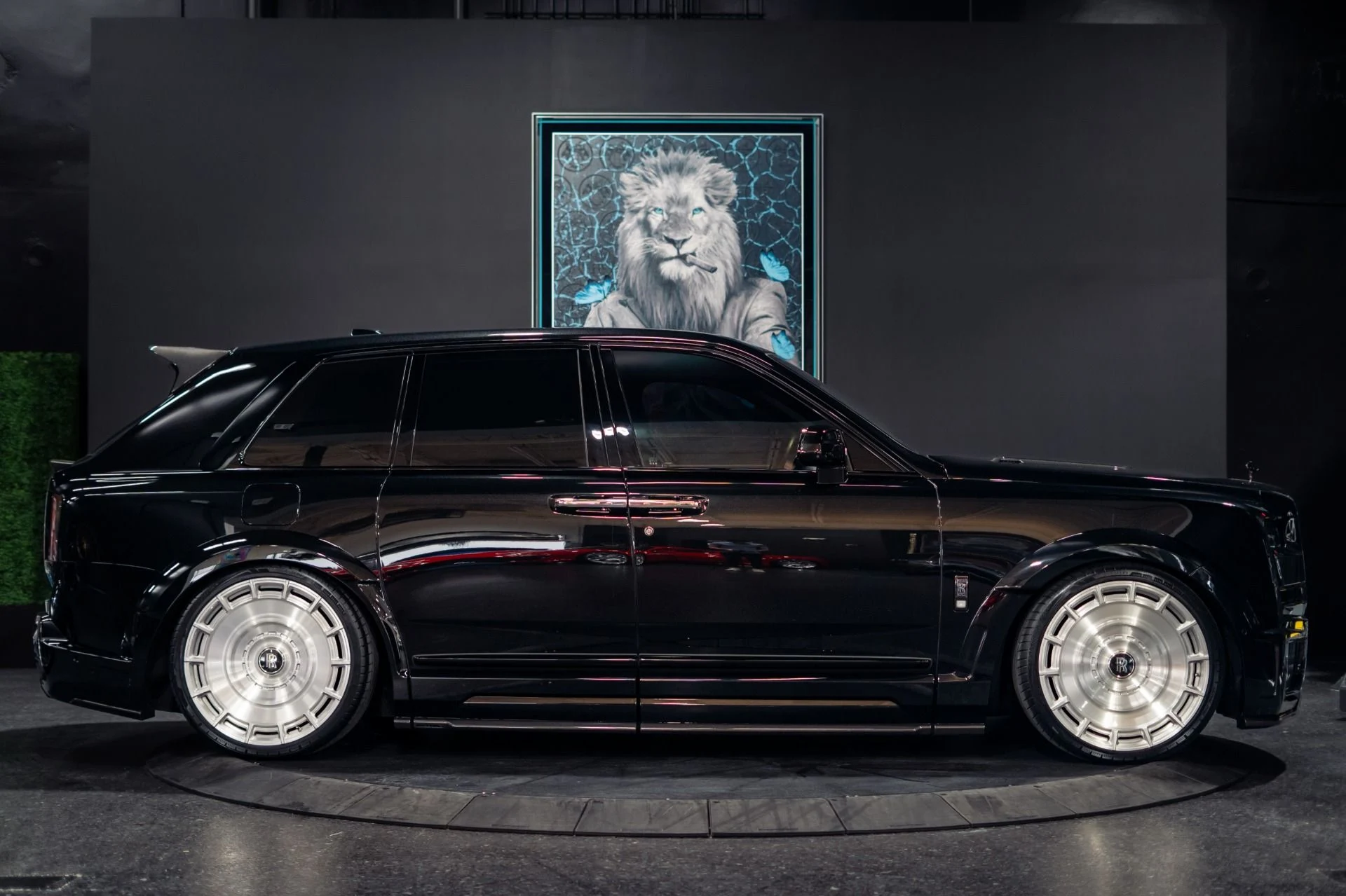 mph003_442623963_Used_2022_Rolls_Royce_Black_Badge_Cullinan_500_K_MSRP_Urban_Widebody_Body_1783997943_6e83733071