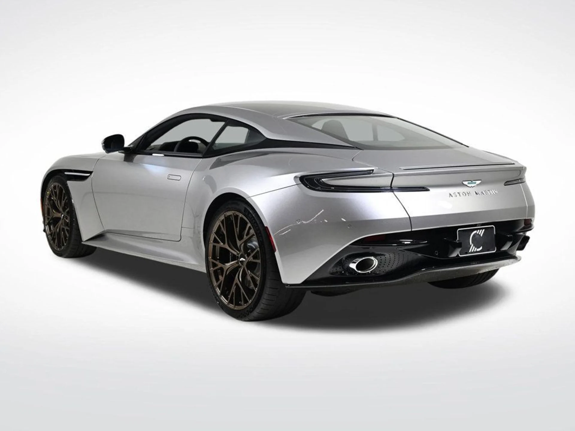 mph003_44335474_new_2026_aston_martin_db12_11350_22941793_3_1024_d7337e7841