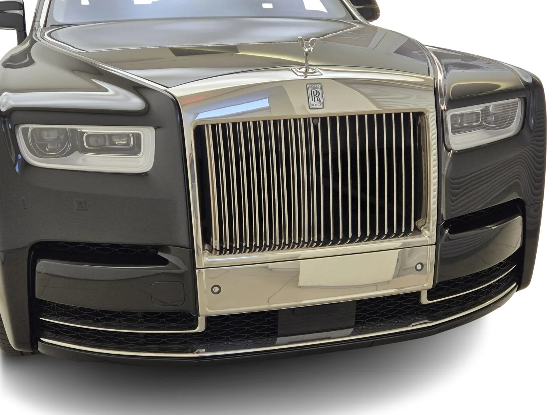 mph003_456416748_Used_2020_Rolls_Royce_Phantom_1759993911_1af3b29656