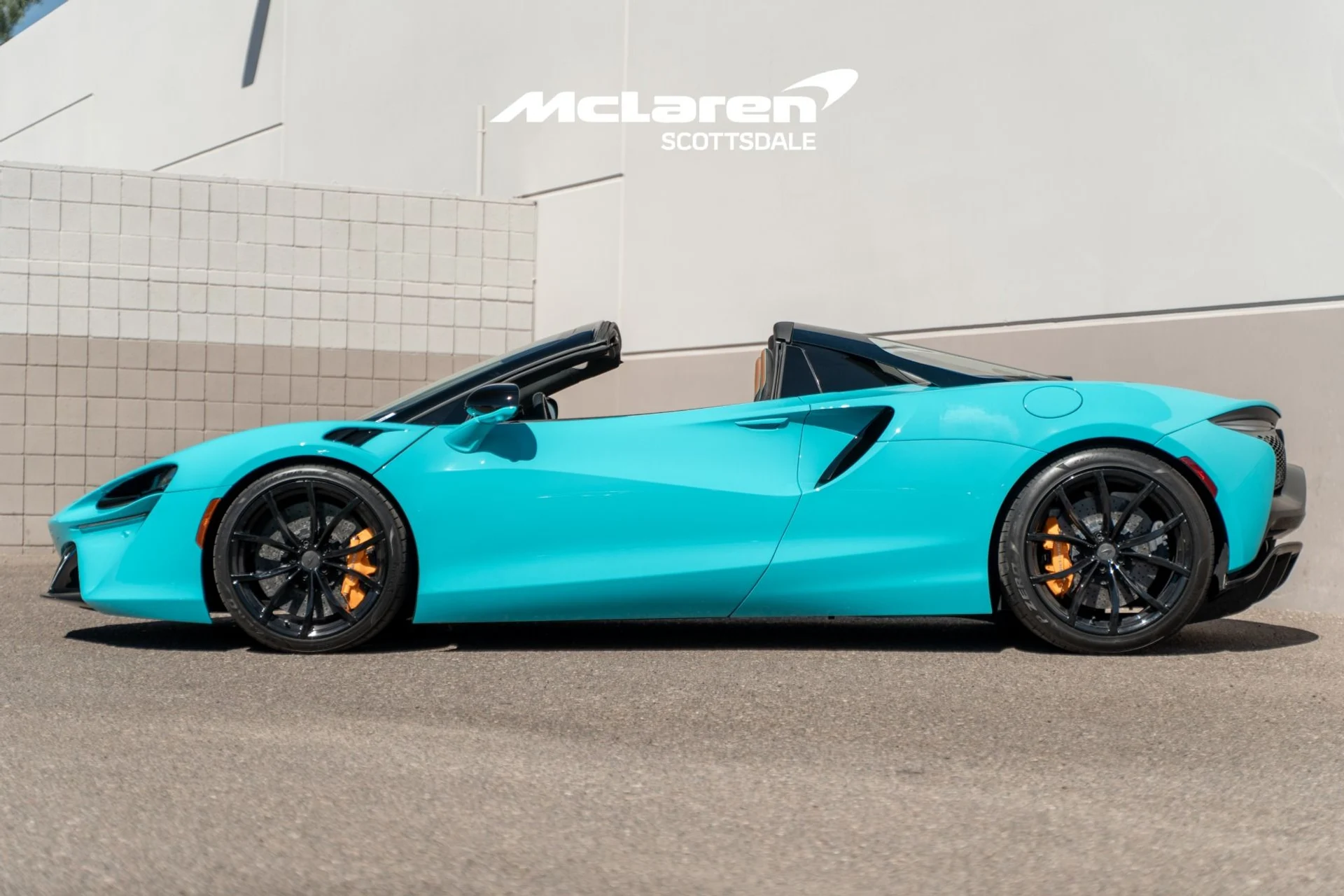 mph003_467768872_Used_2025_MCLAREN_ARTURA_1774117935_bc75ef98de