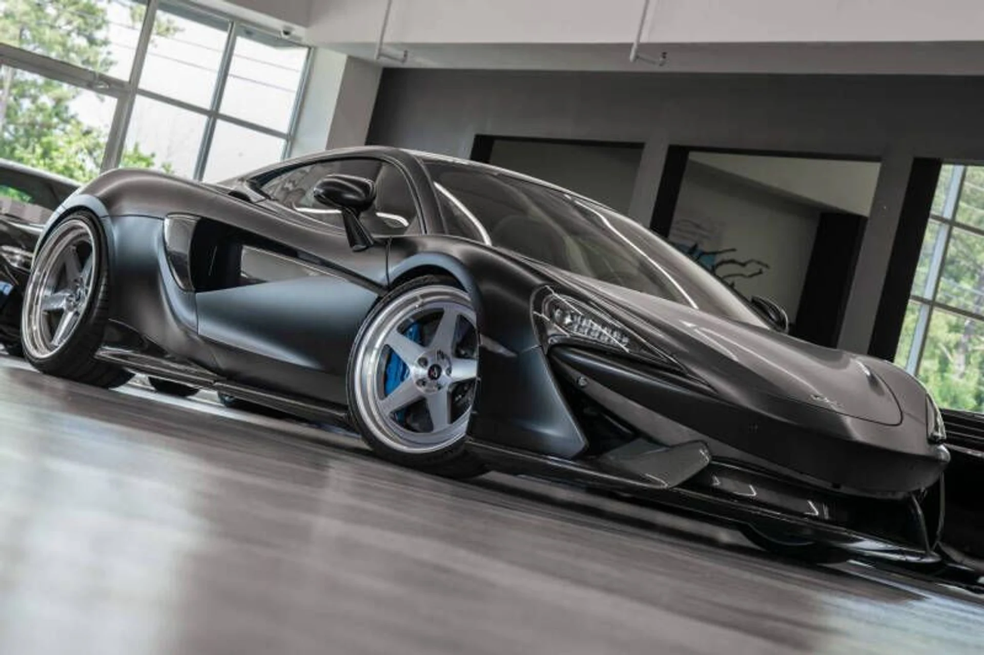 mph003_468789922_2017_mclaren_570gt_base_2dr_coupe_2522b4cdf3