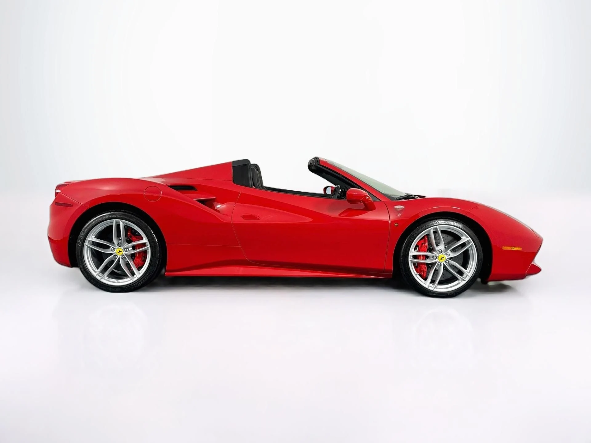mph003_470541733_Used_2019_Ferrari_488_Spider_1787009318_24ab5a2e0a