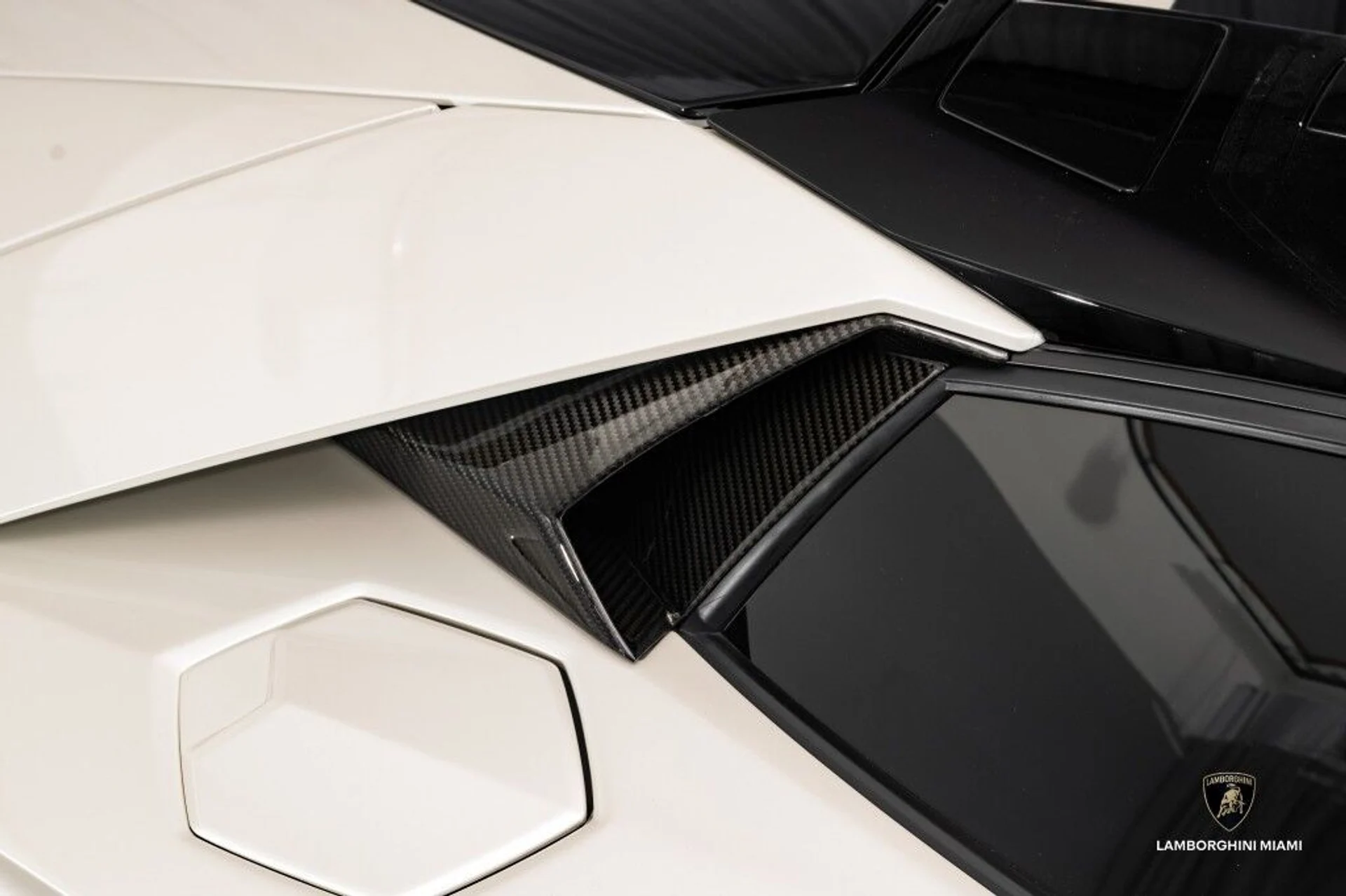 mph003_480039200_5dd975cba2b908f9d7438a900758a57a_985b23d120