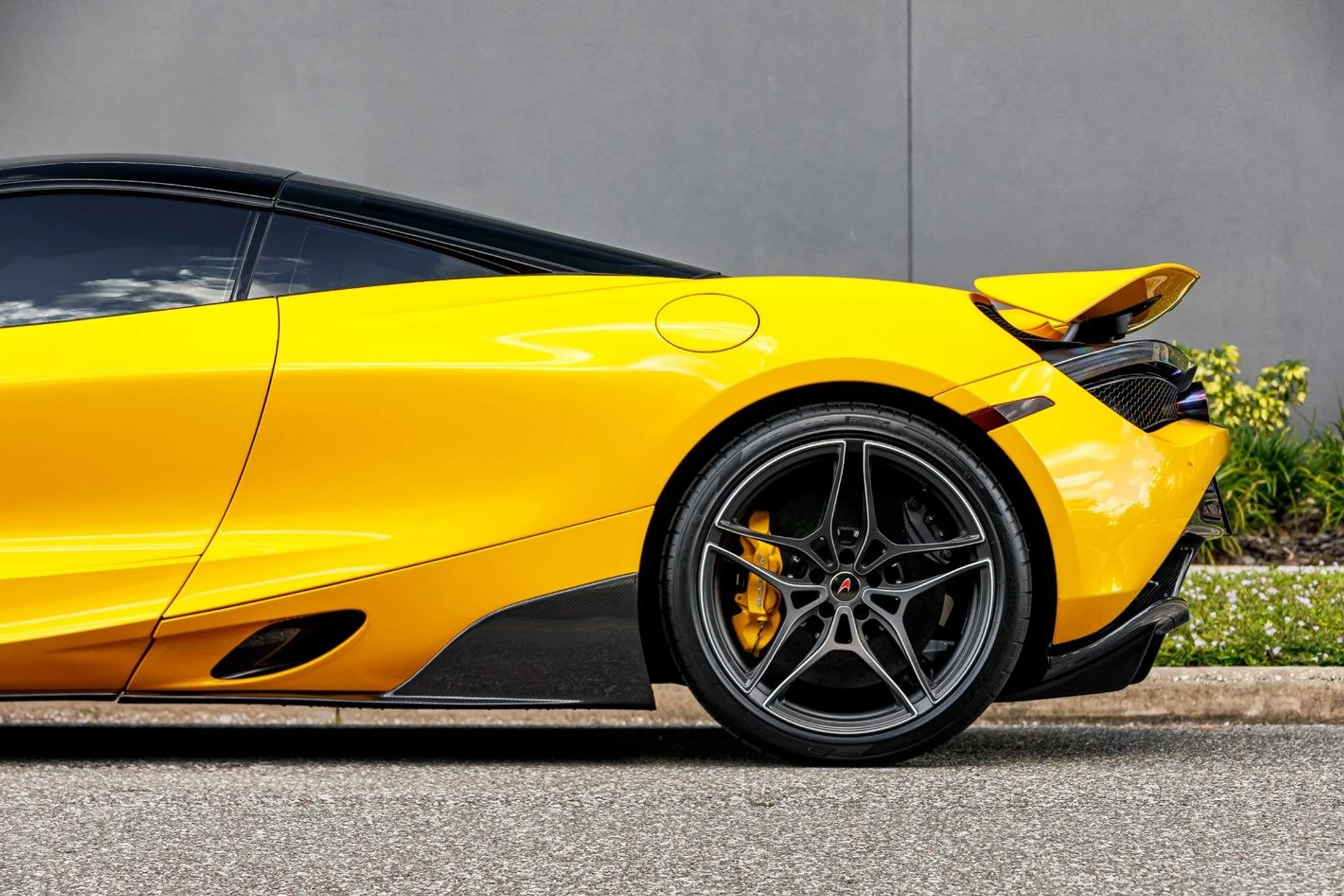 mph003_4802355_171_p4_l_a8b14084b4