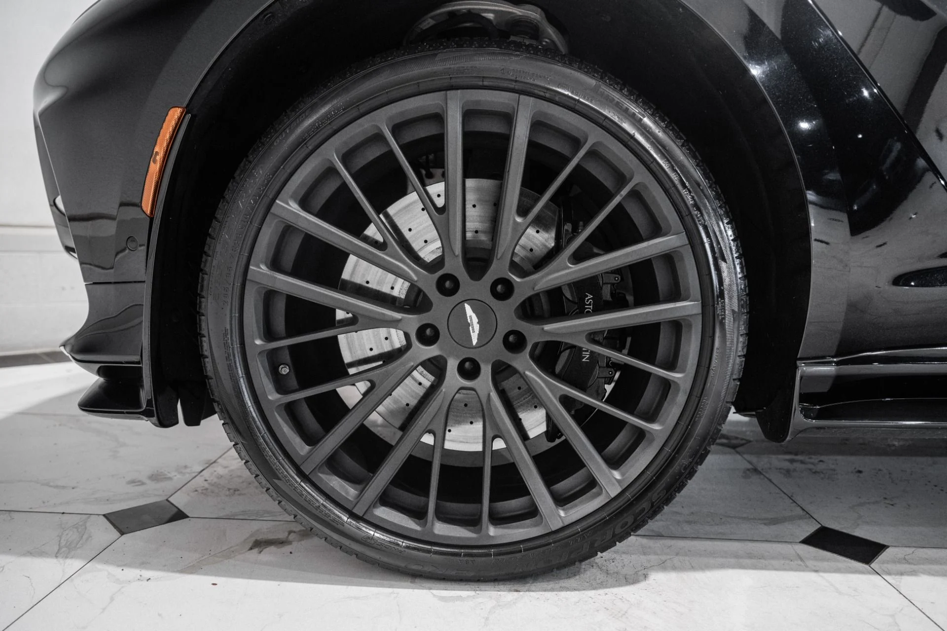 mph003_511660763_New_2023_Aston_Martin_DBX_707_1785777382_4c333f441c