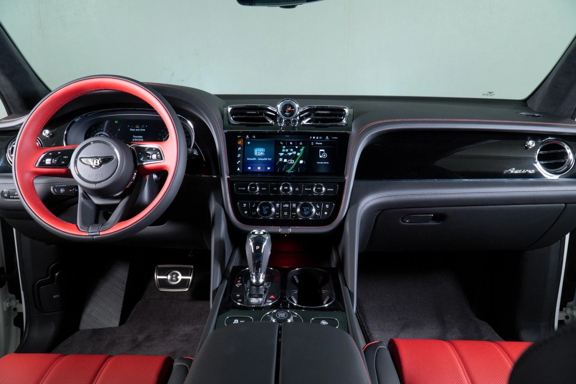 mph003_512812976_New_2026_Bentley_Bentayga_AZURE_1777652666_fbc484ce9b