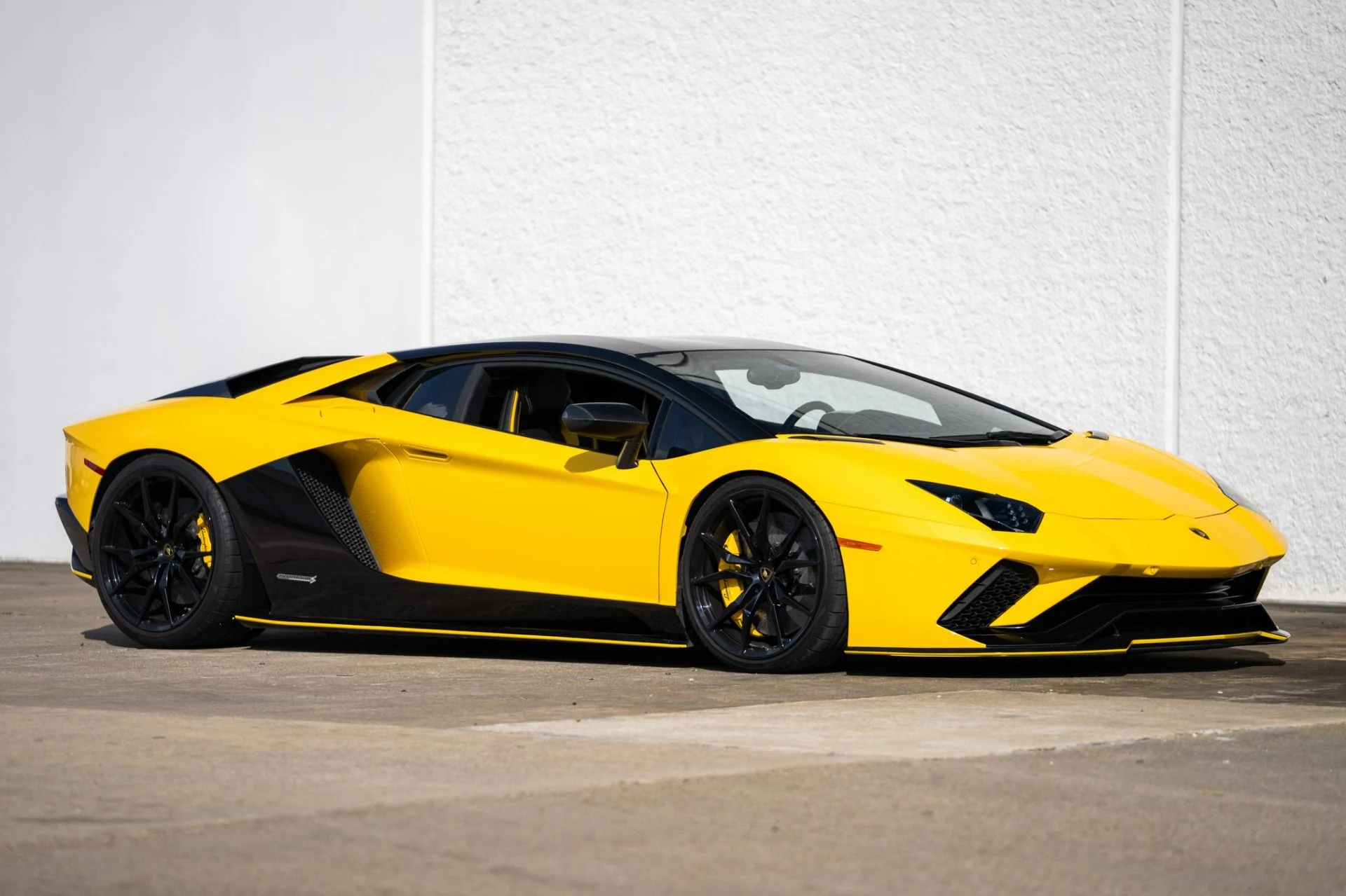 mph003_514118183_Used_2018_Lamborghini_Aventador_S_LP_740_4_S_1761083724_99ded99302