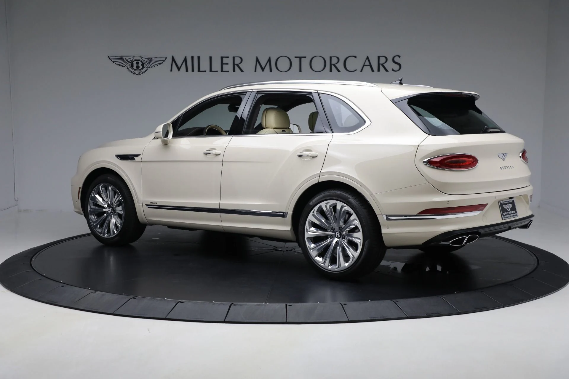 mph003_518431048_New_2025_Bentley_Bentayga_Azure_V8_a1d8303905