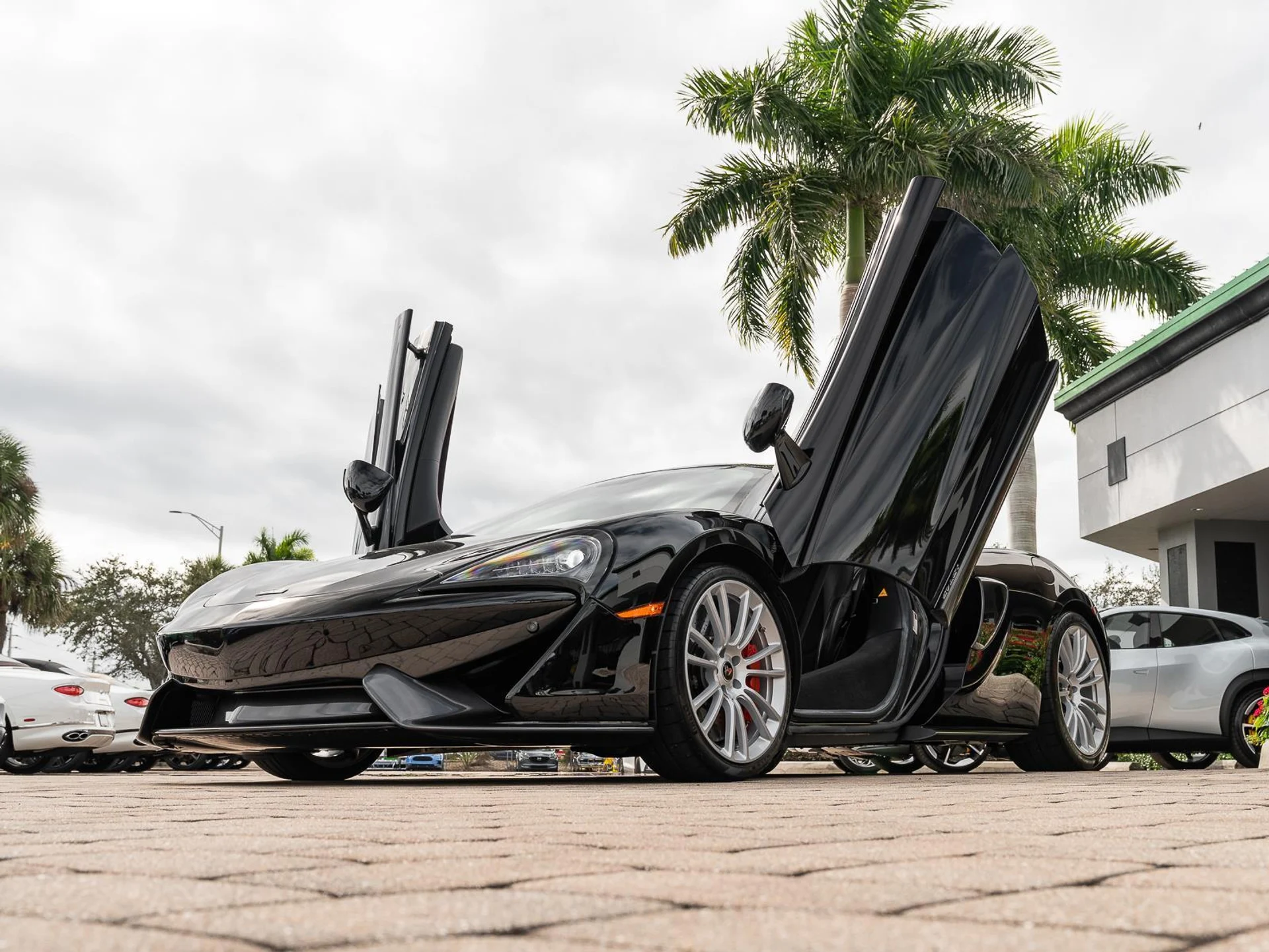 mph003_523239390_Used_2018_Mc_Laren_570_GT_1768385497_2bef8fb932