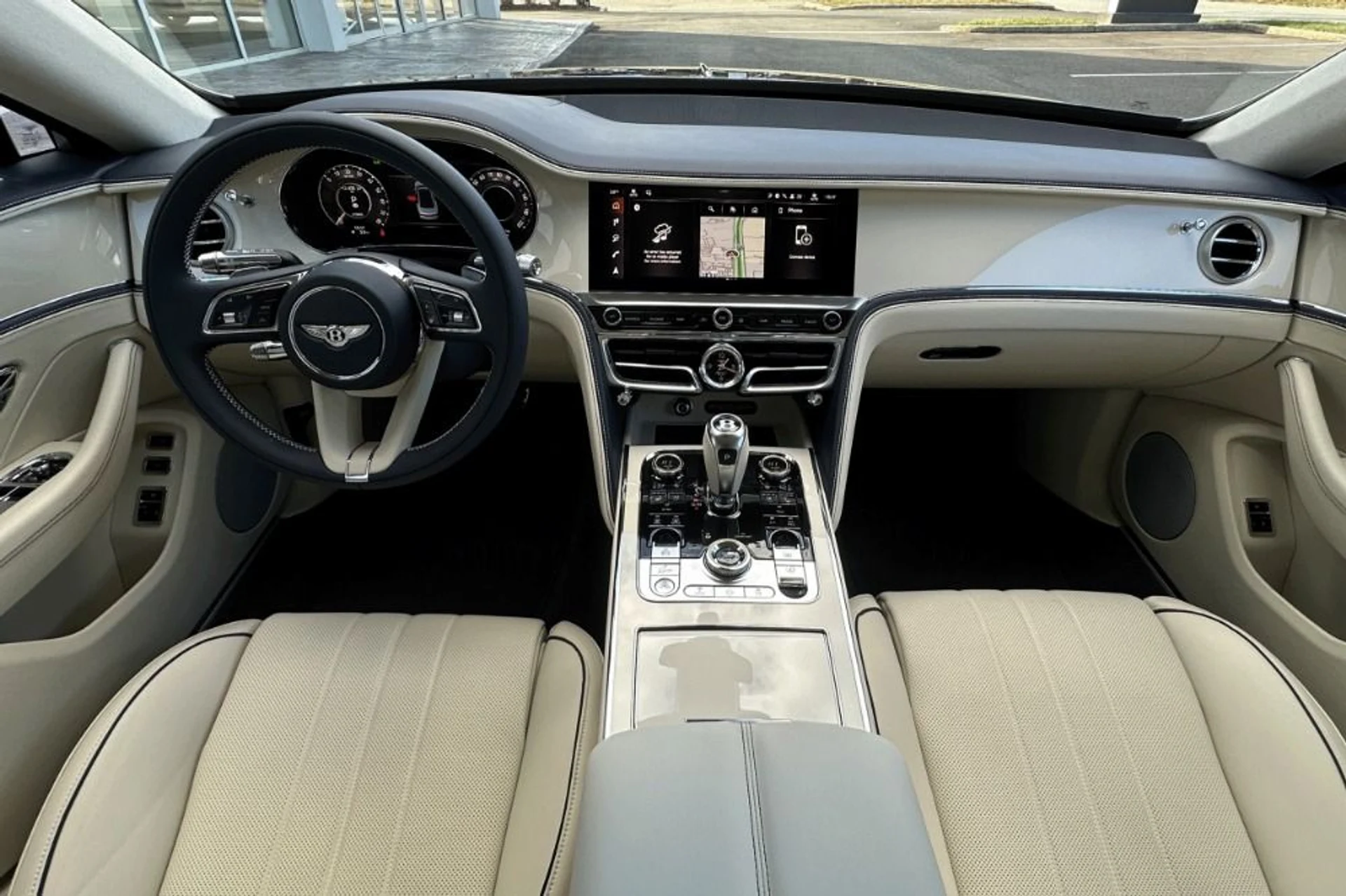 mph003_527322636_New_2026_Bentley_Flying_Spur_1765792649_5cc85590ba