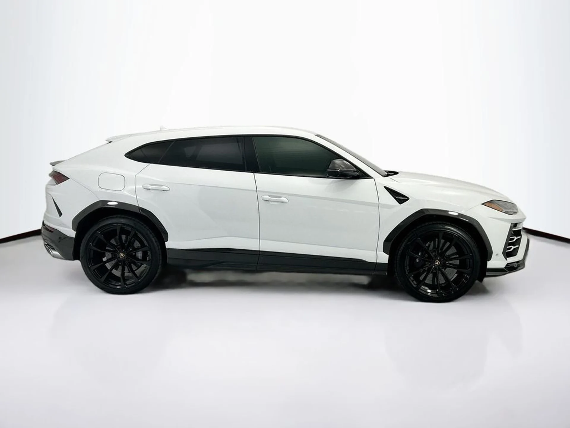 mph003_527473751_used_2020_lamborghini_urus_awd_8119_23020577_4_1024_4f7c12ee28
