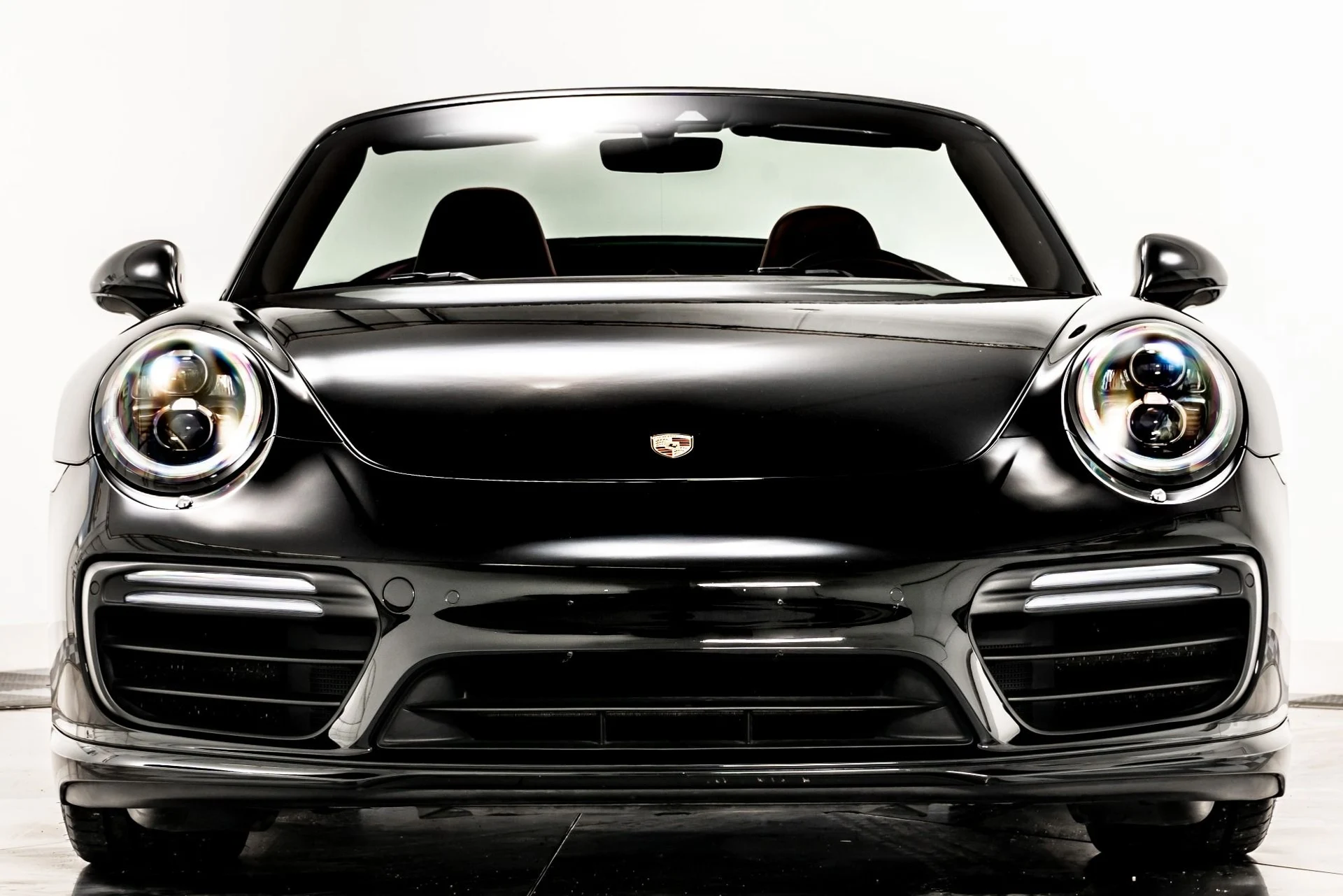 mph003_53730656_Used_2018_Porsche_911_Turbo_Cabriolet_Turbo_S_Wheels_Low_Miles_18_Way_Adaptive_Seats_1756226994_386d456680