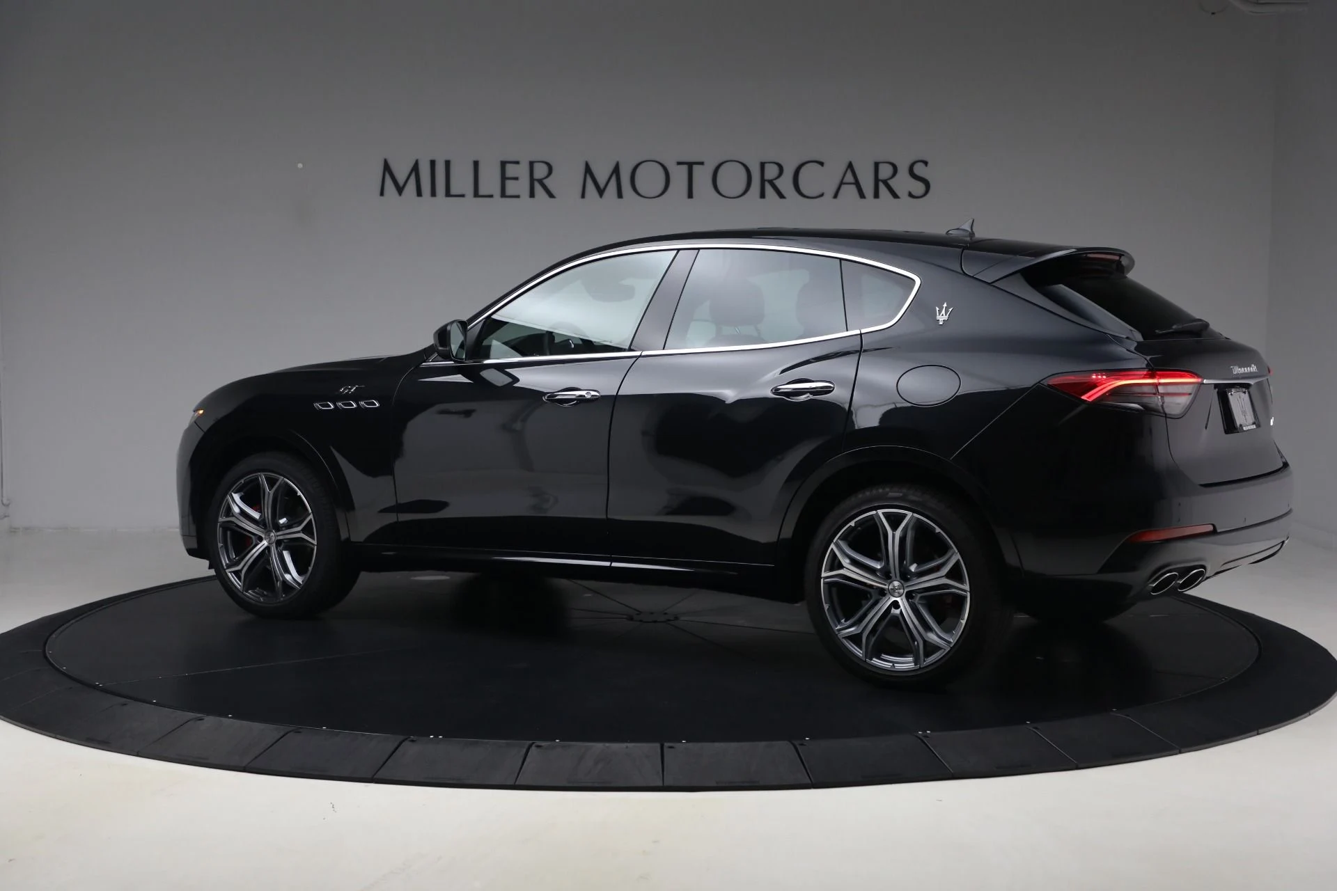mph003_552407951_Used_2023_Maserati_Levante_GT_1790173129_3ebfda2d06