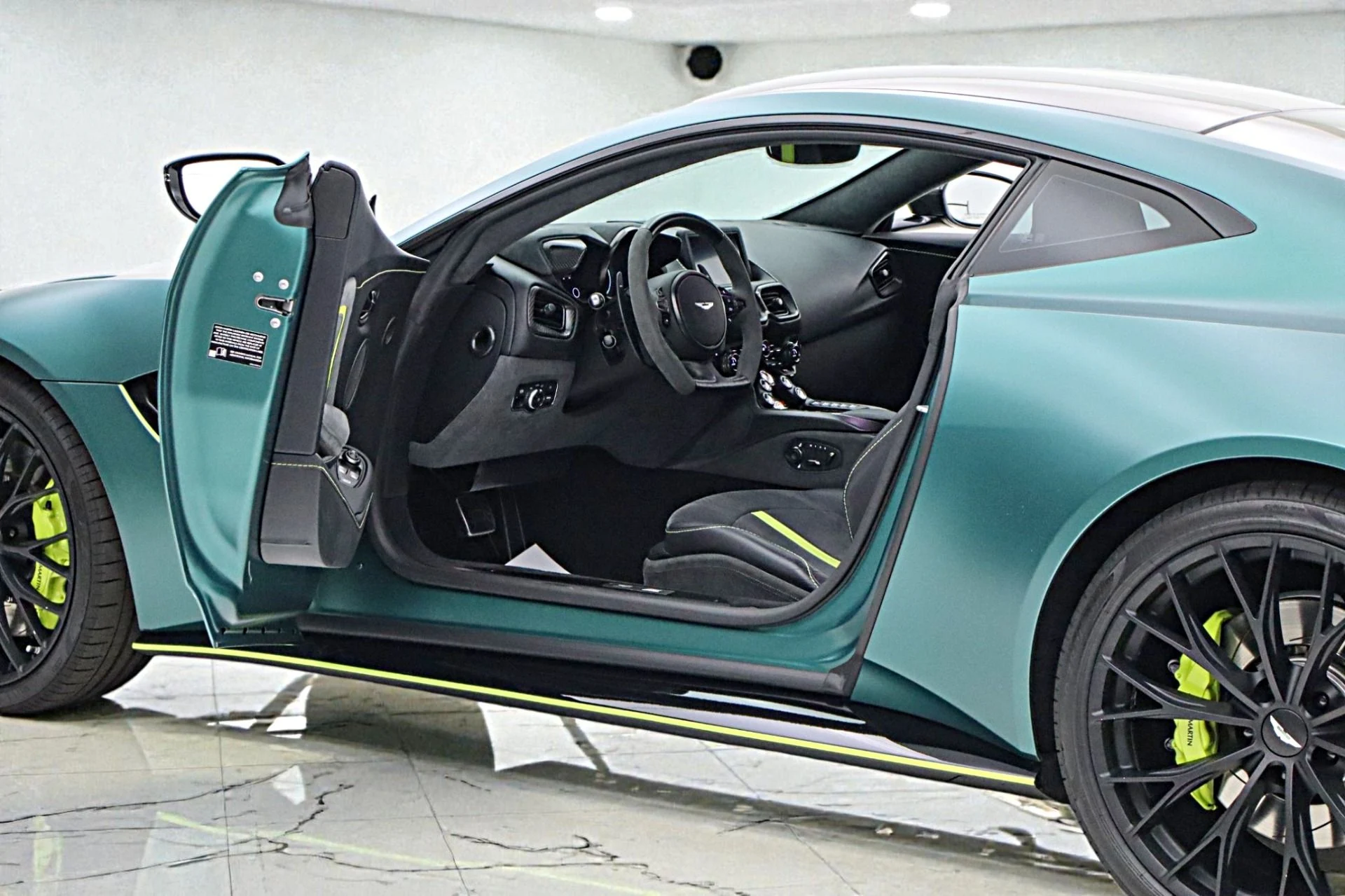 mph003_562403007_Used_2023_Aston_Martin_Vantage_F1_EDITION_ff323a36f3