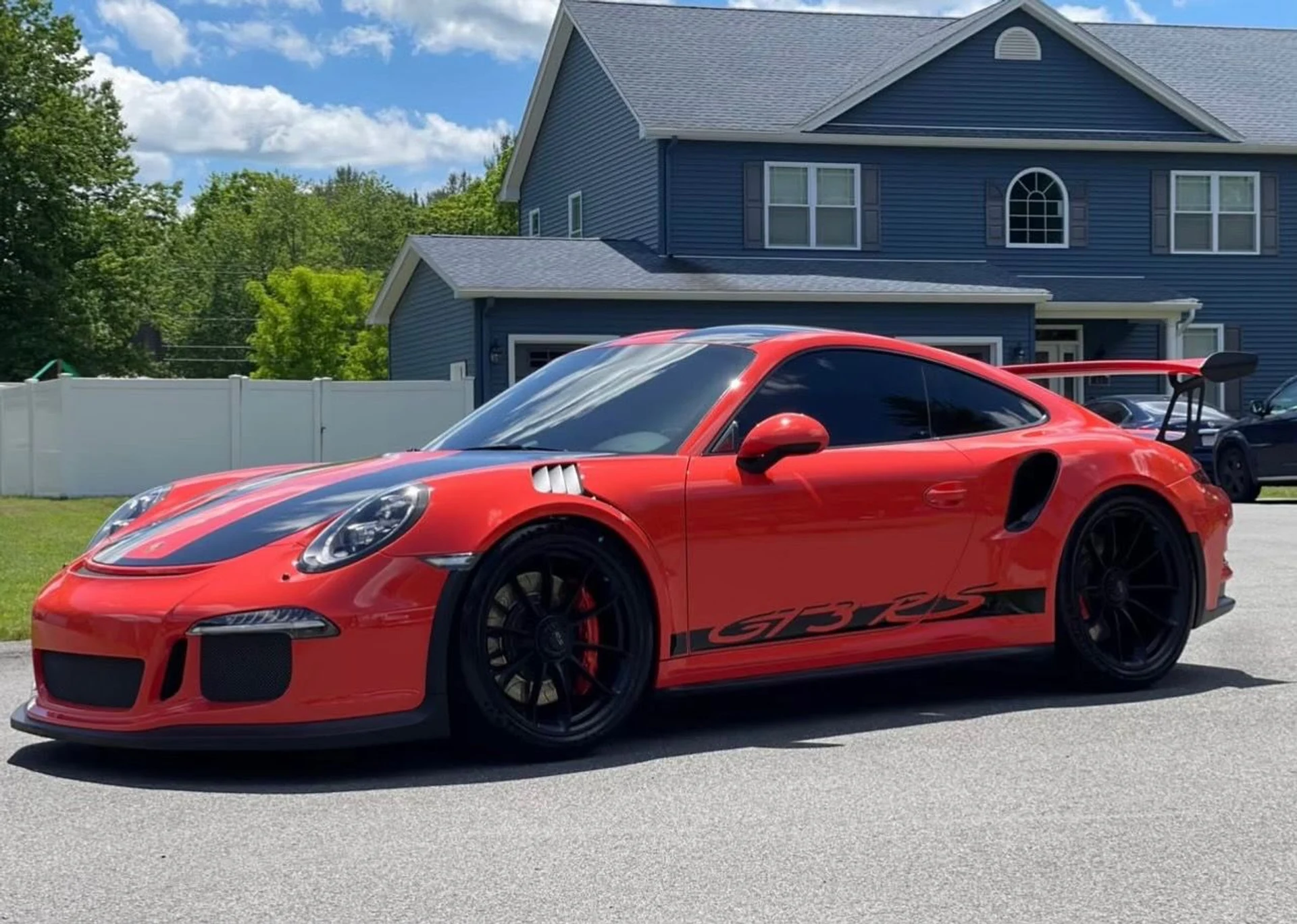 mph003_56884436_Used_2016_Porsche_911_GT_3_RS_1755284493_752d53896c