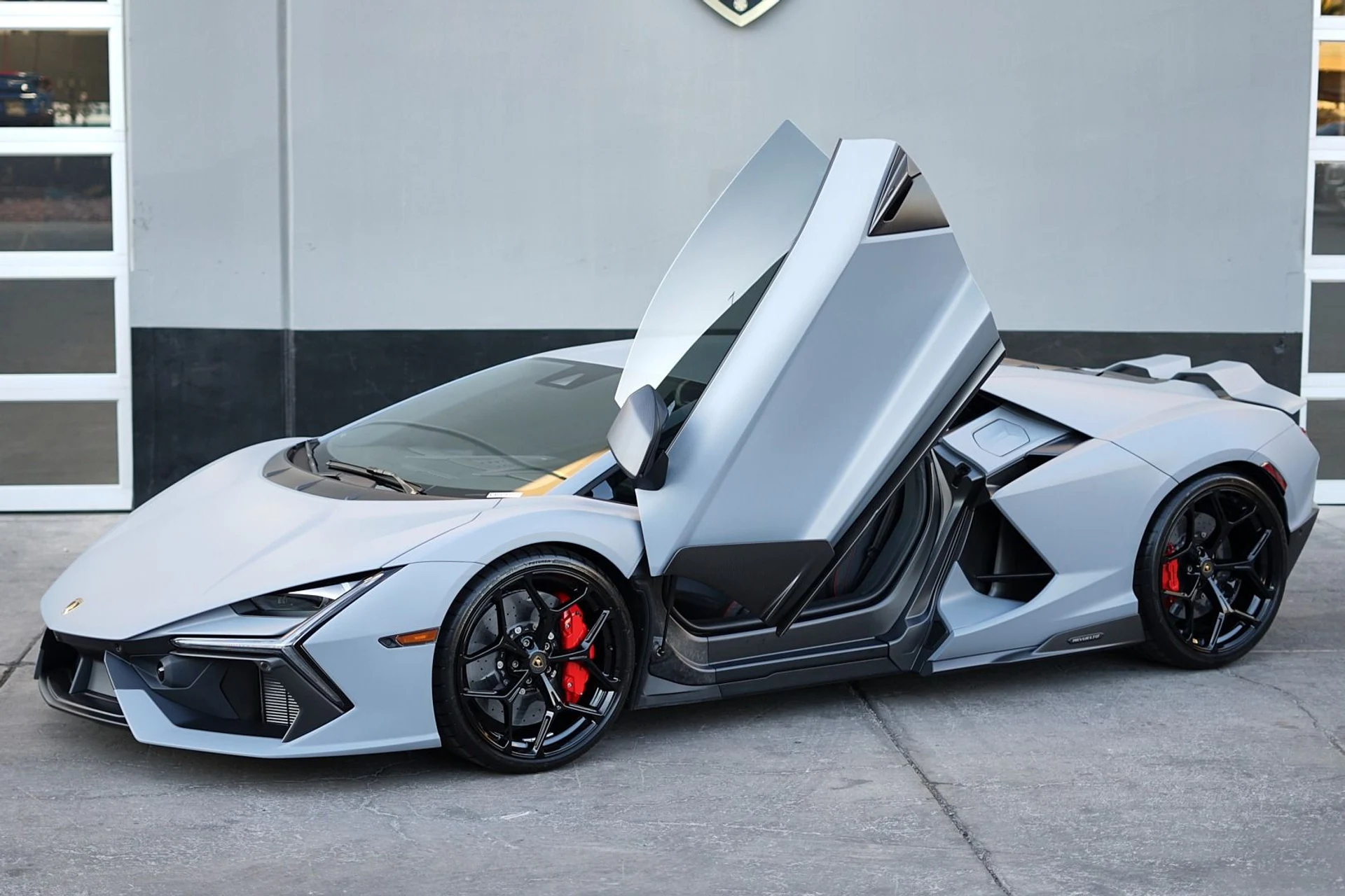 mph003_569820885_Used_2024_Lamborghini_Revuelto_Base_1732929046_2b4bcbc899