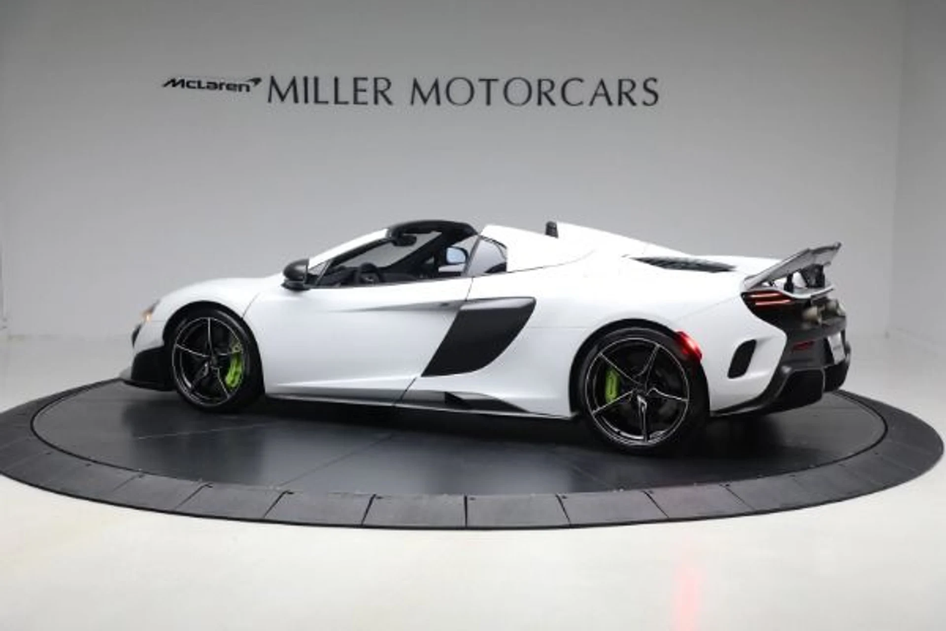 mph003_570573426_Used_2016_Mc_Laren_675_LT_Spider_5d8f785c56