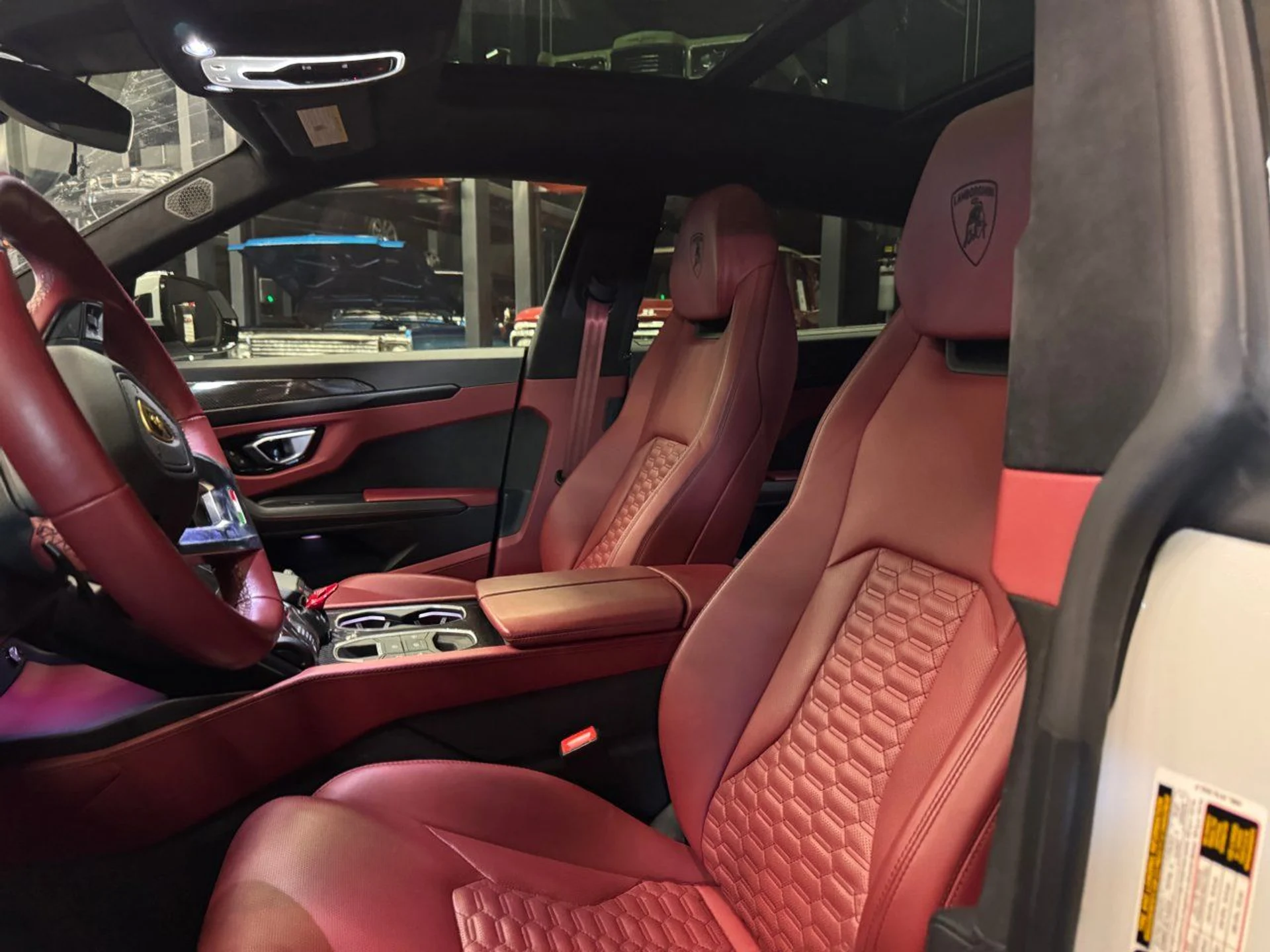 mph003_574283788_lamborghini_urus_2021_76f3c36c17