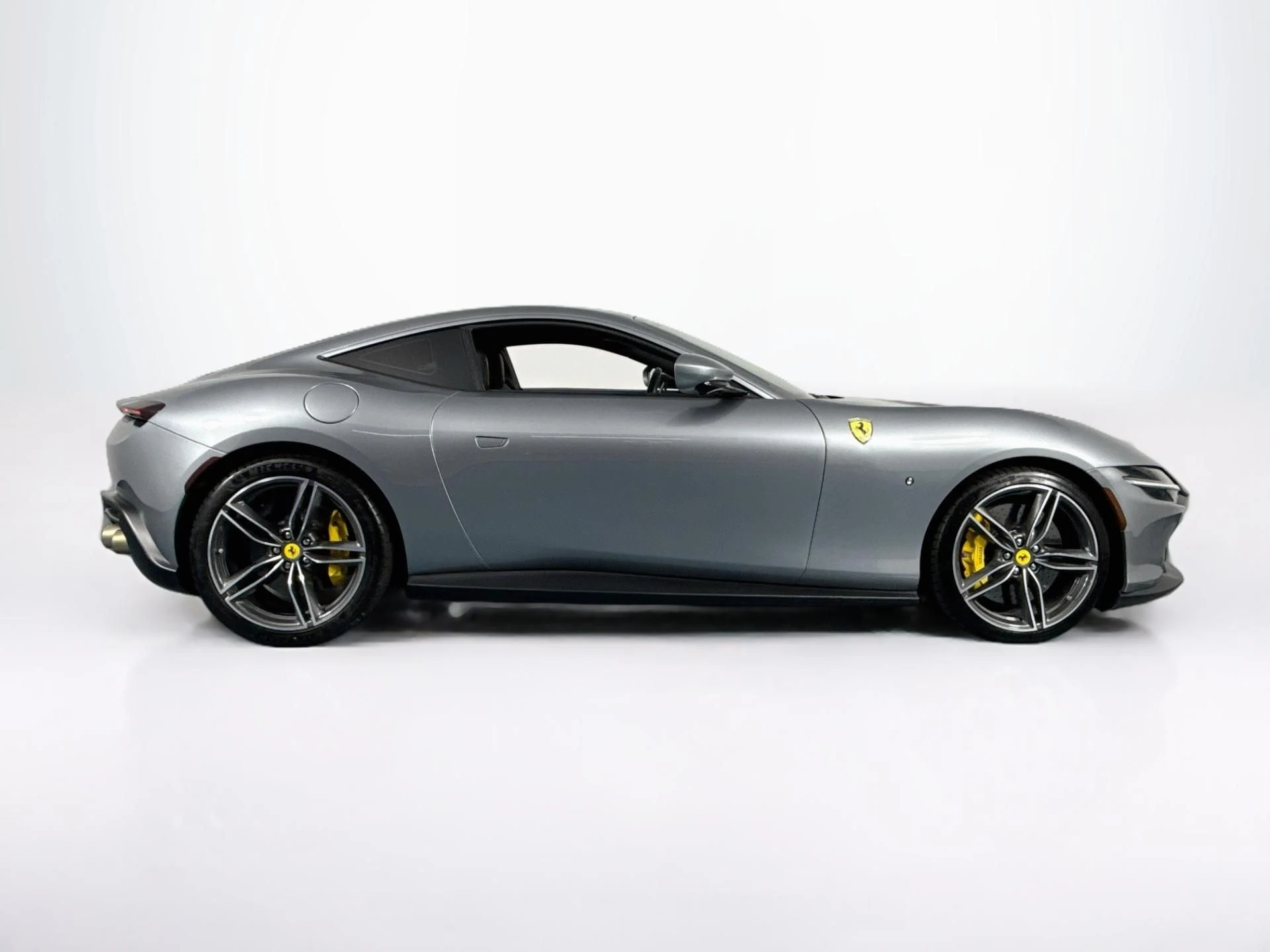 mph003_579993993_Used_2021_Ferrari_Roma_1787957236_a92cdfb8c3