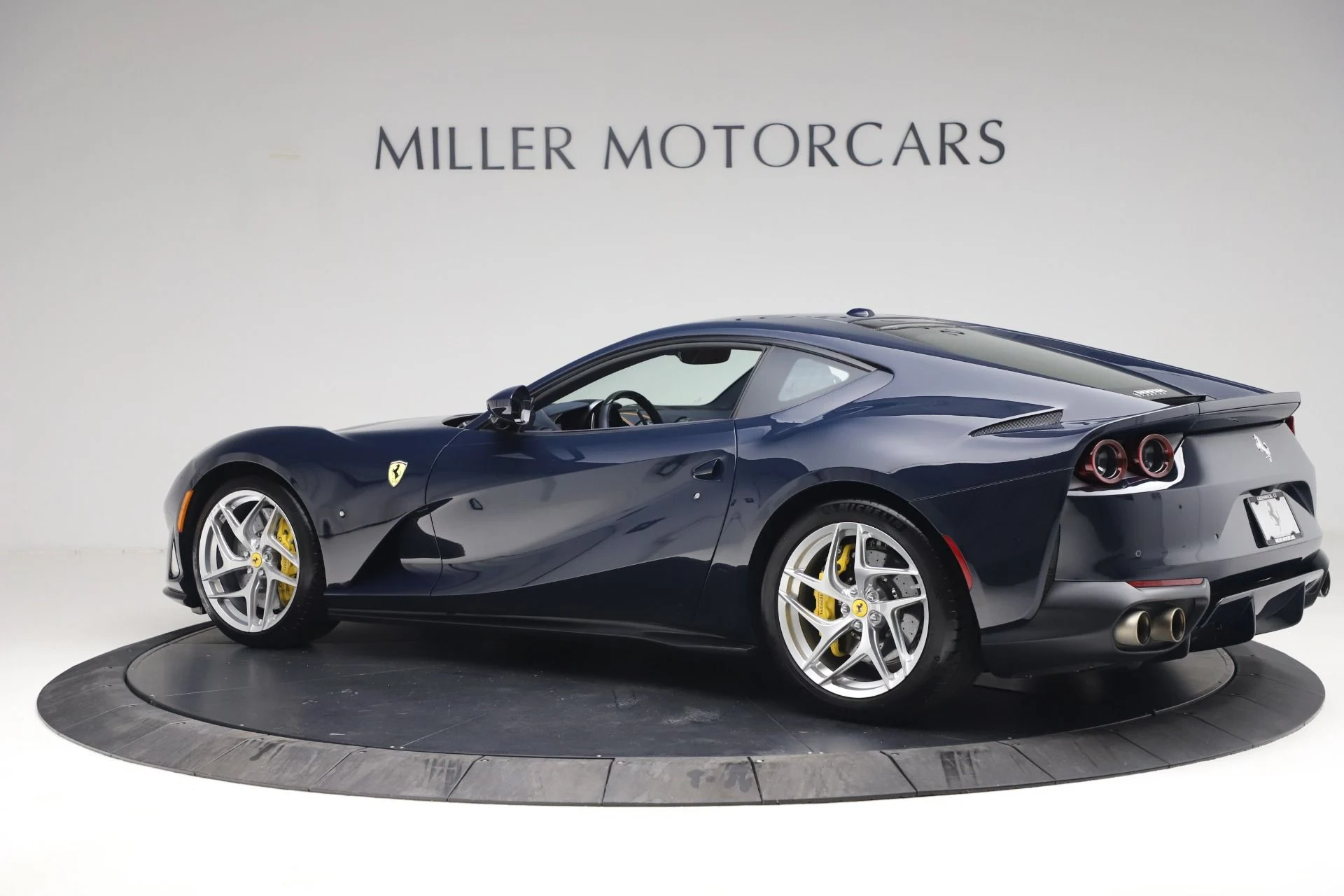 mph003_584986410_Used_2020_Ferrari_812_Superfast_1622641903_4ea0dcbbca