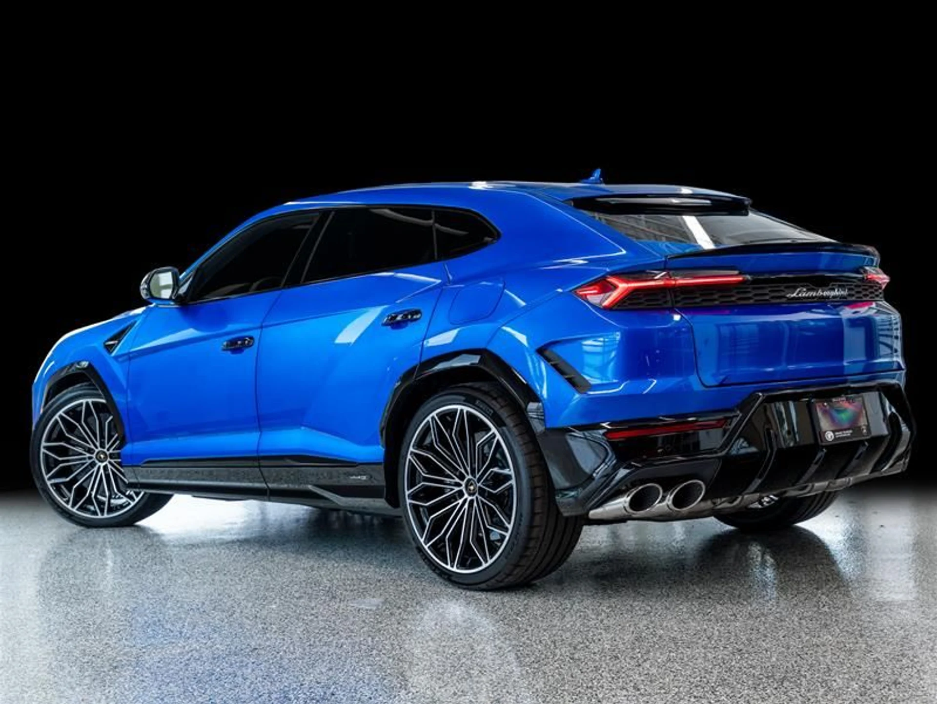 mph003_597945387_s1spwhim_b32135249c