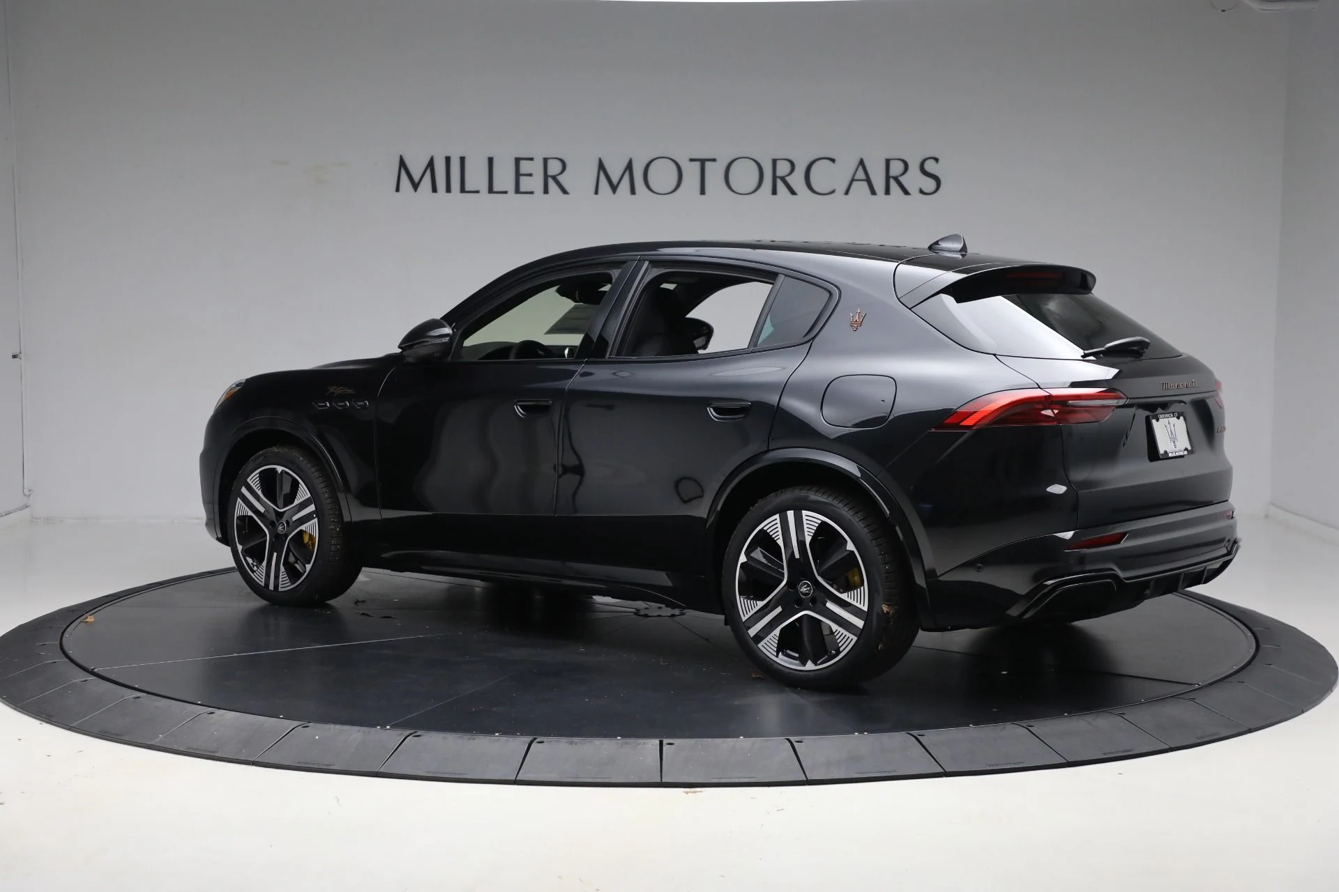mph003_611211385_New_2025_Maserati_Grecale_Folgore_c21396a244