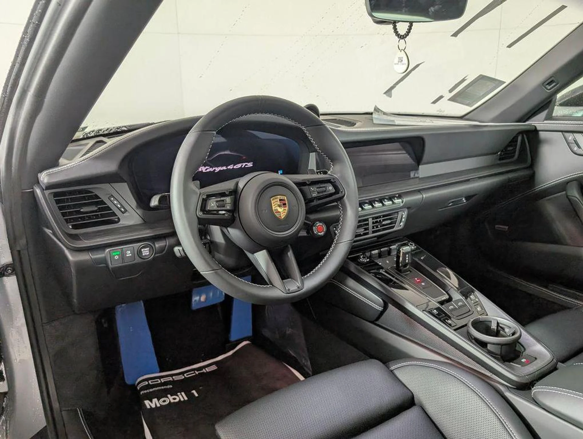 mph003_62059618_31n_uuxh_GDA_Zm8v9wp5_U8_S_Fff8g_efe6385b00