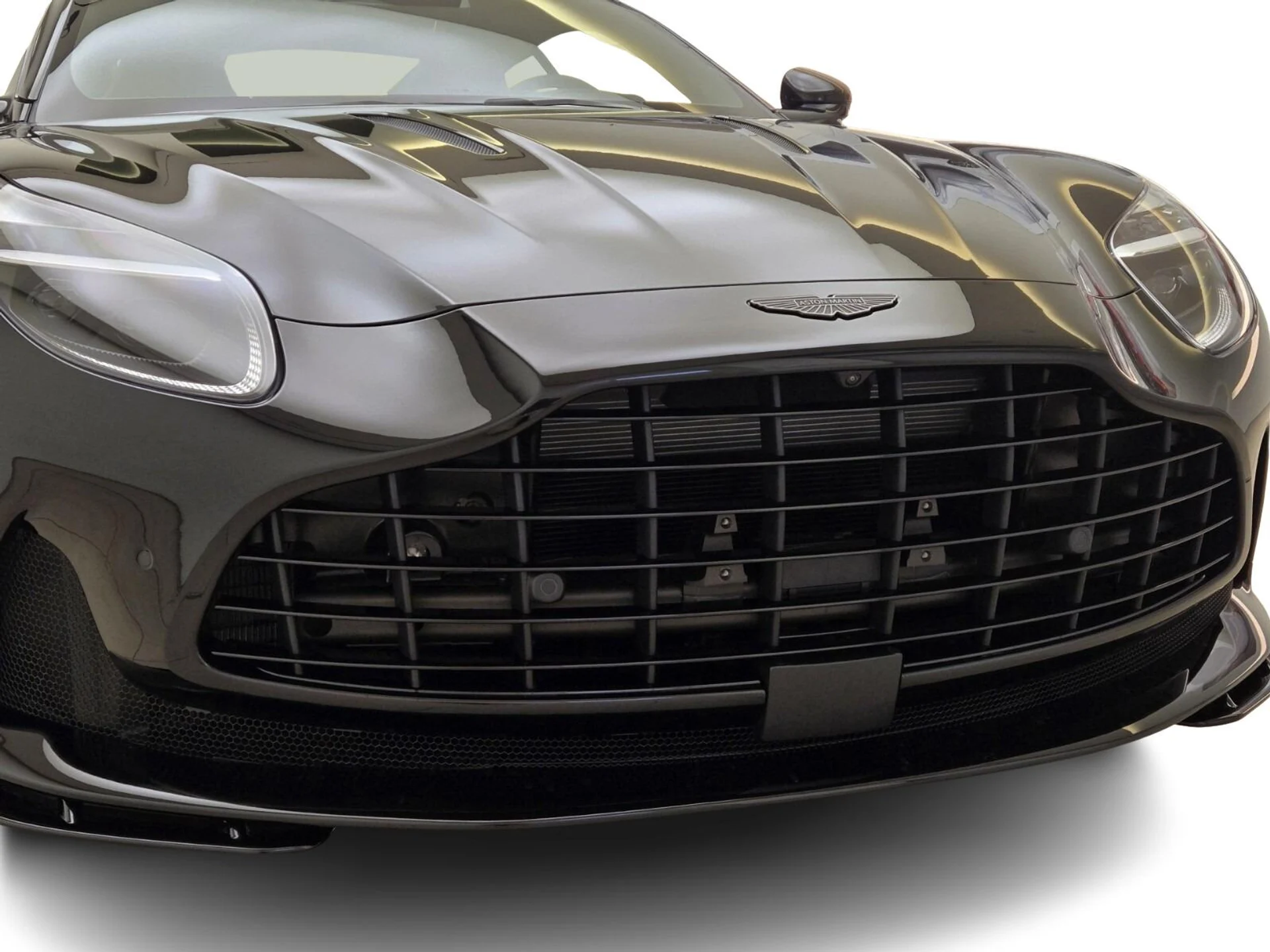 mph003_646818053_New_2026_Aston_Martin_DB_12_1769062379_c4442b25ab